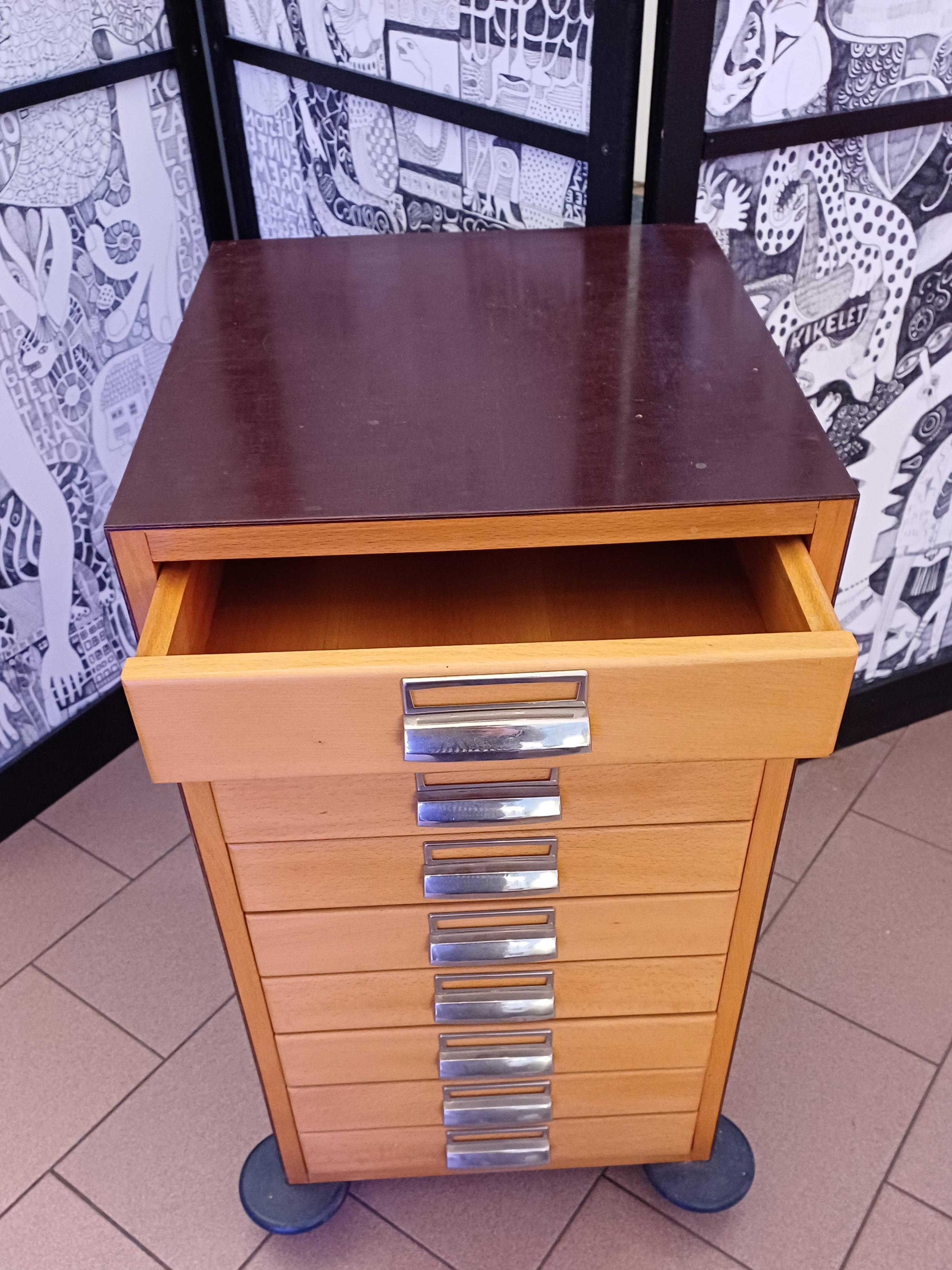 Harewood 1980s 9-drawer chest of drawers. For Sale
