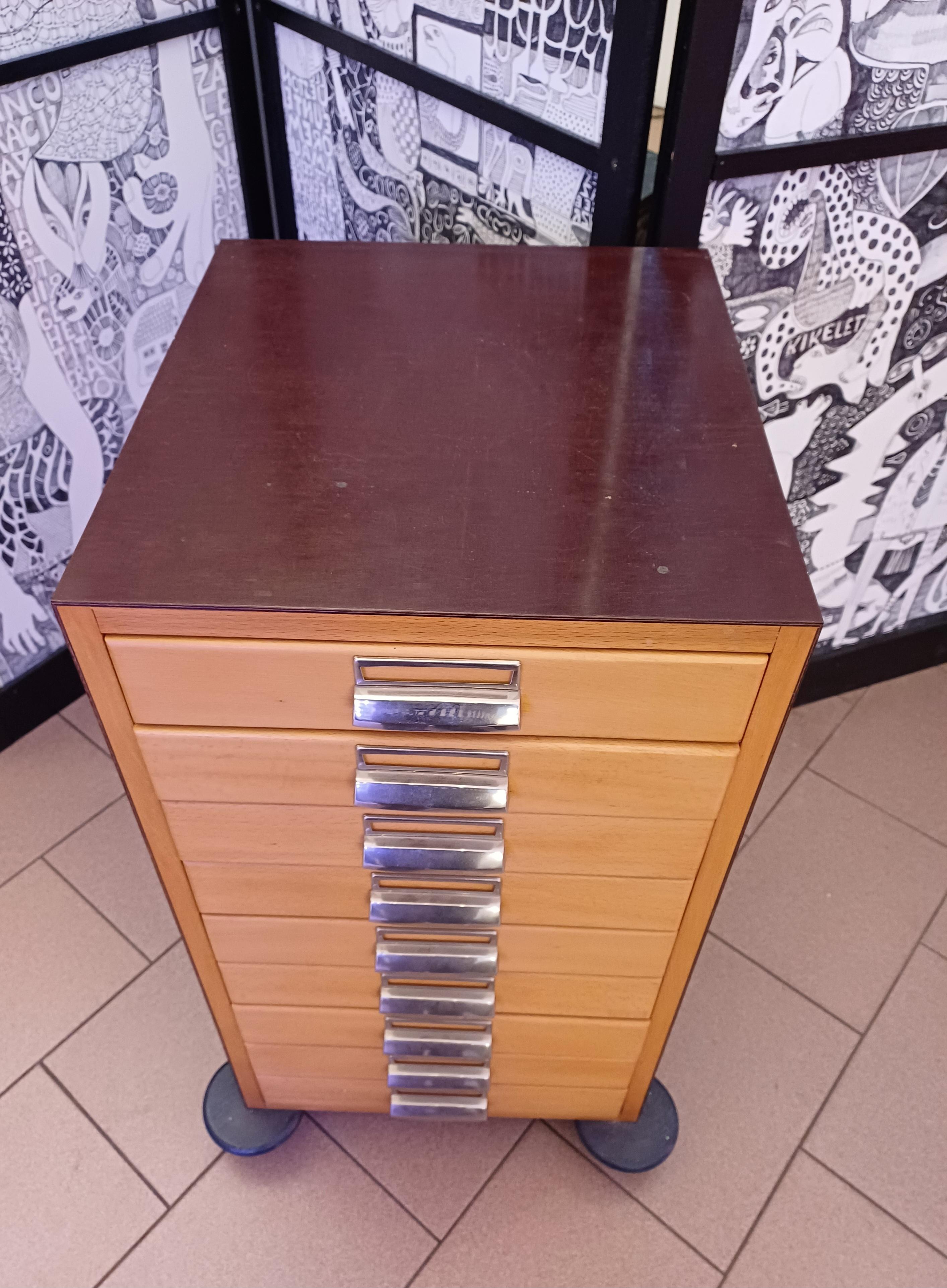 1980s 9-drawer chest of drawers. For Sale 1