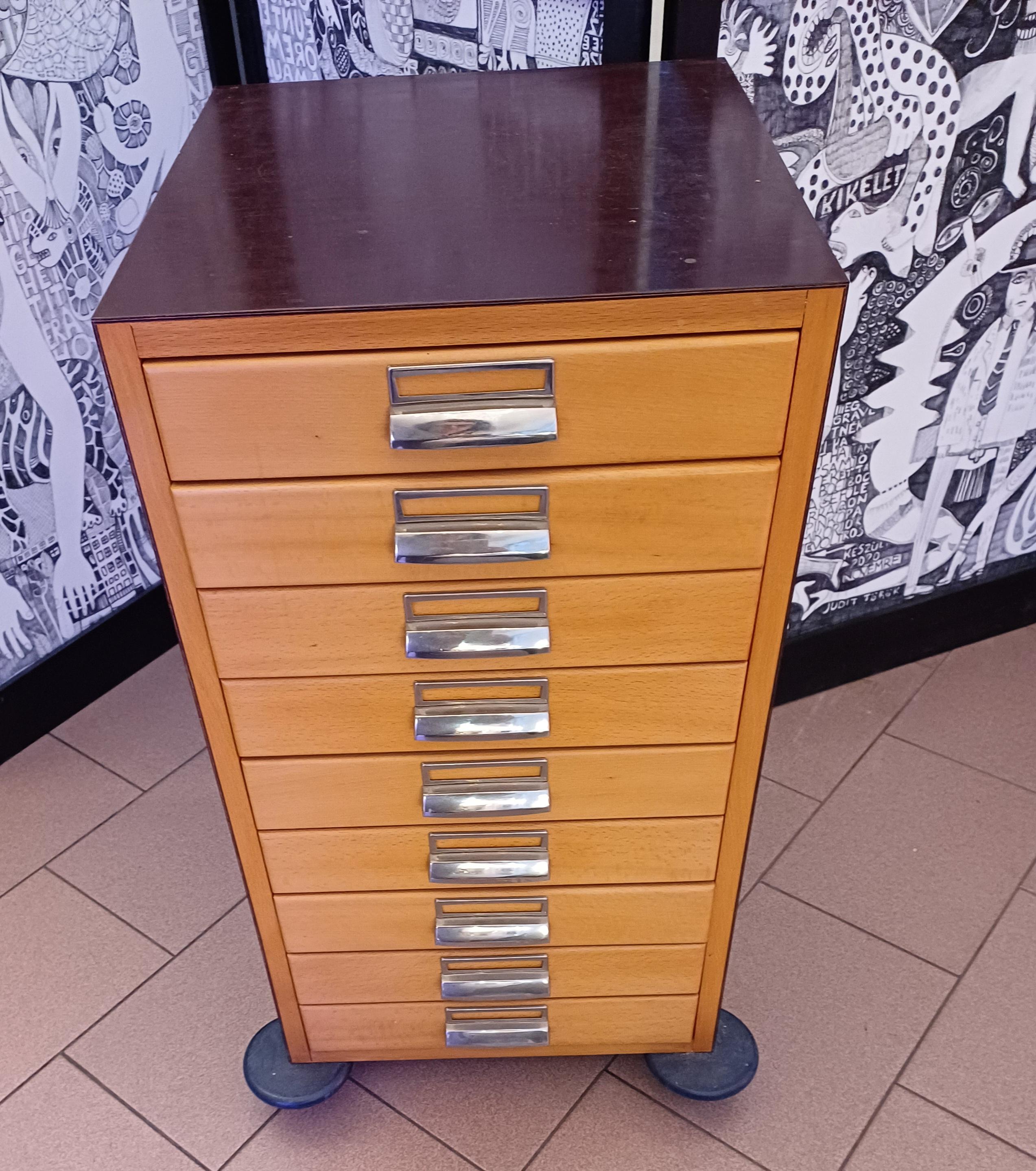 1980s 9-drawer chest of drawers. For Sale 2