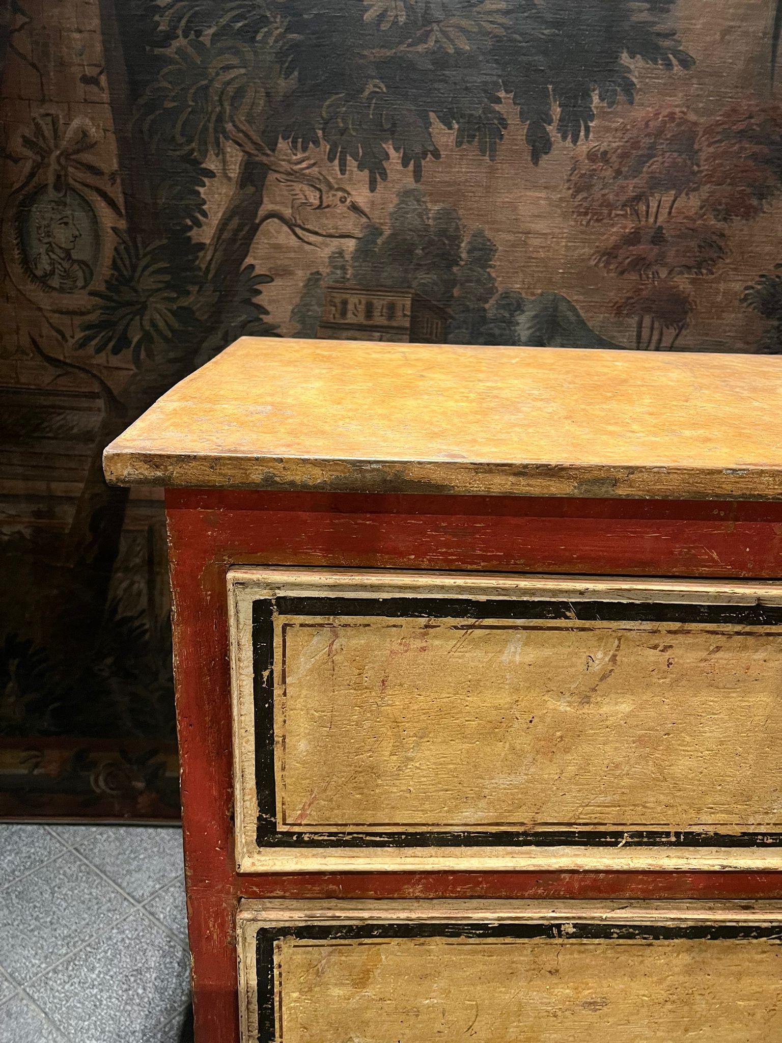 Painted chest of drawers in fir wood 18th century For Sale 6