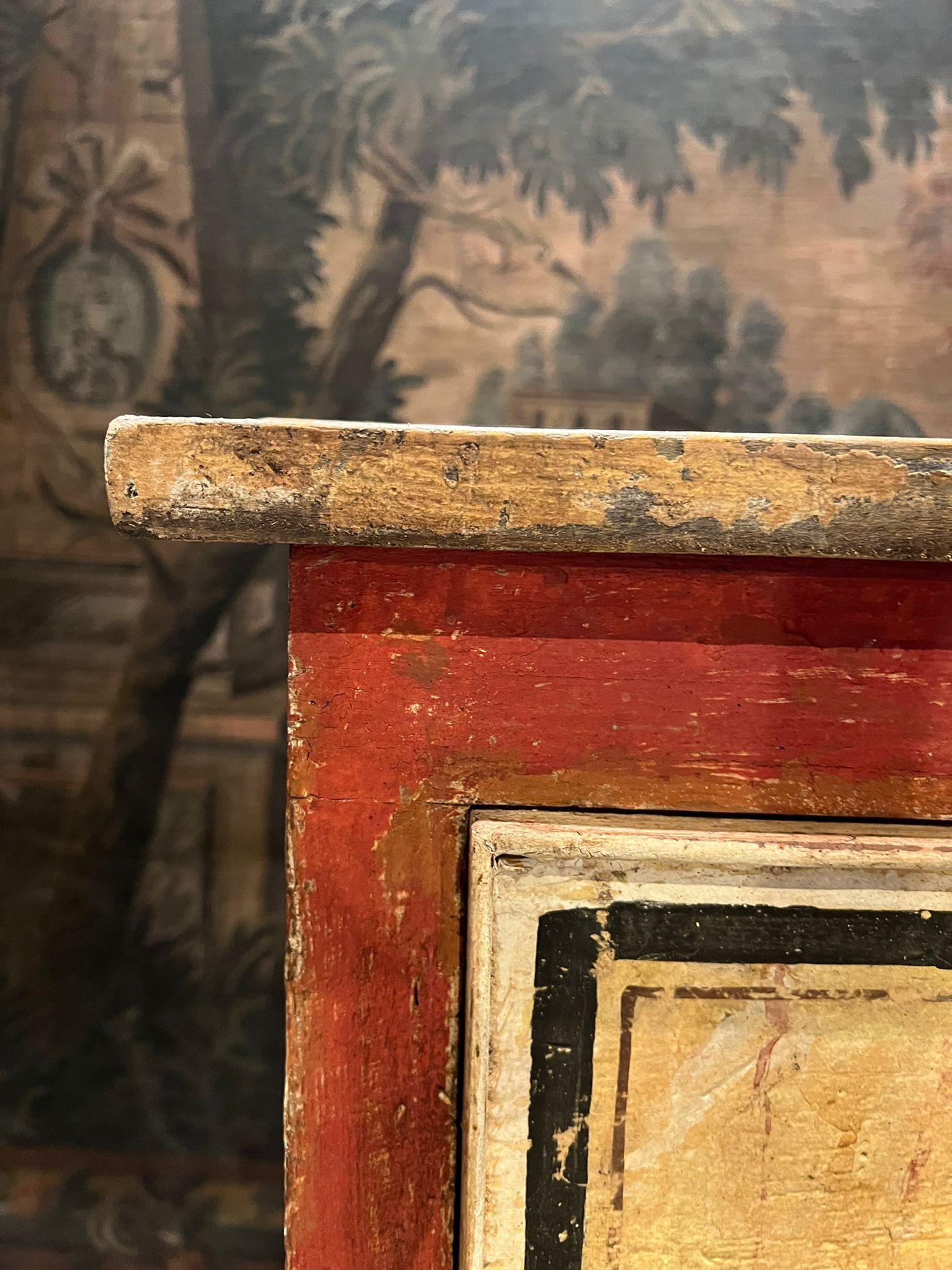 Sapin Commode en sapin peint 18e siècle en vente