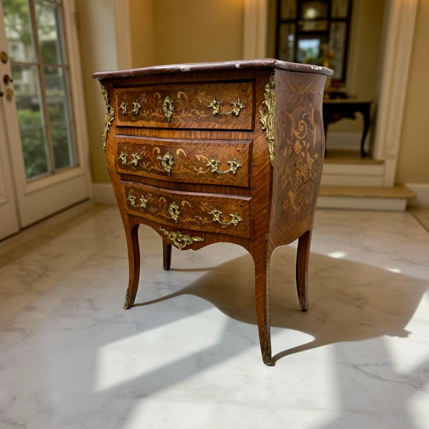 Französische Kommode in Marqueterie  stil Ludwig XV. Ära Napoleon III im Angebot 6