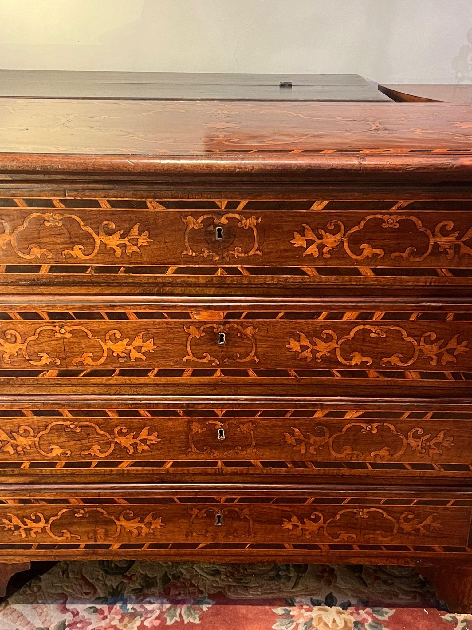 Inlay  Inlaid solid walnut chest of drawers For Sale