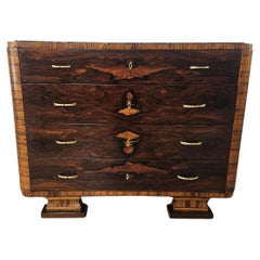 Cassettone italiano Art Decò in piuma di mogano con piano in marmo anni '40