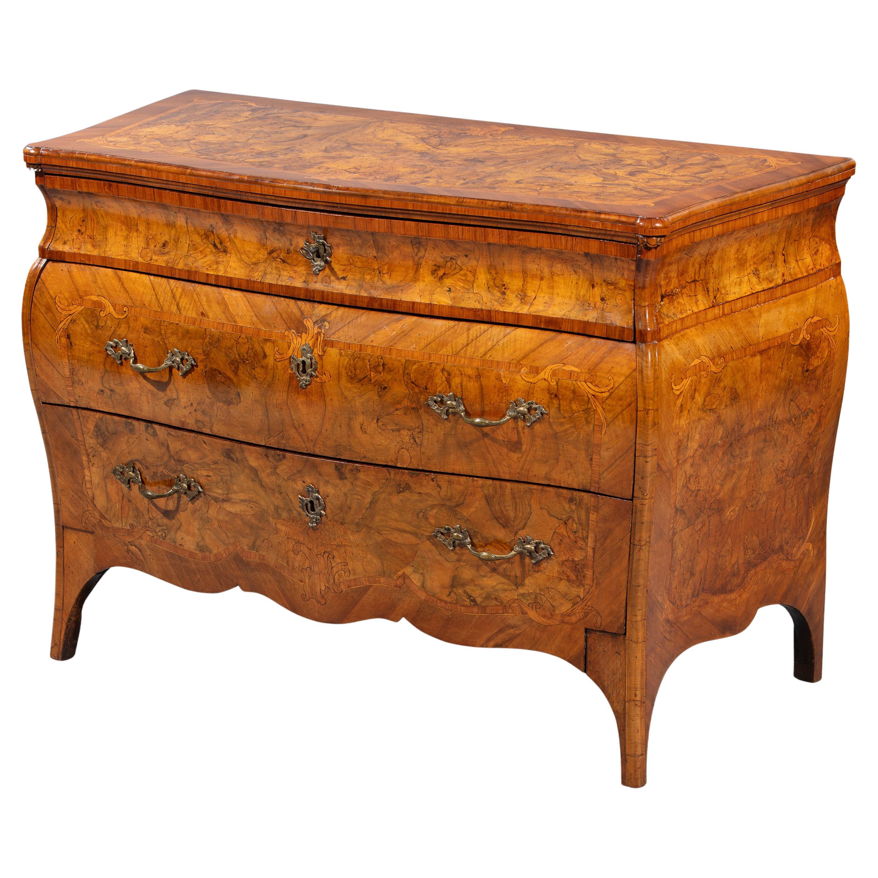 Walnut and burl walnut slab Lombardy chest of drawers, mid-18th century