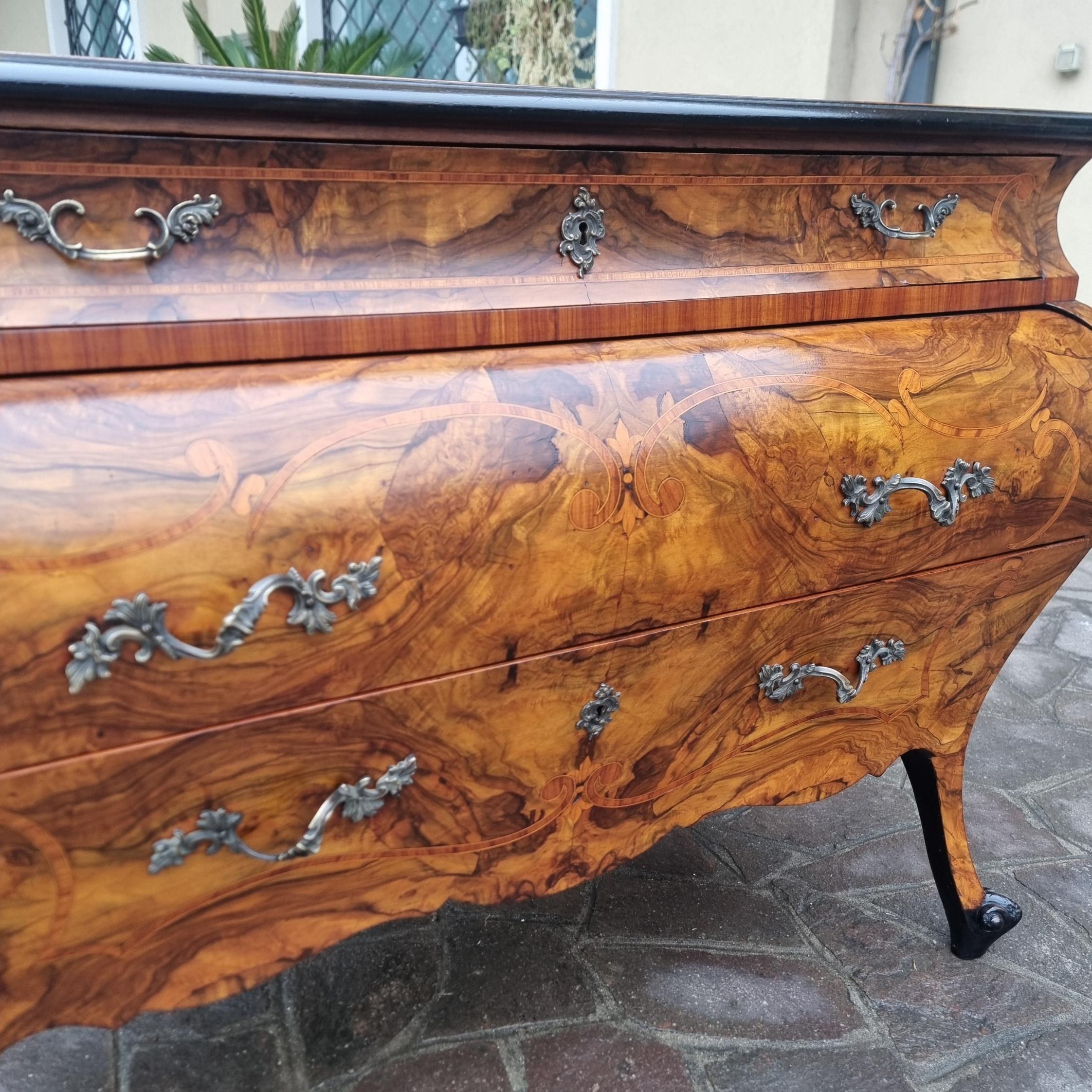 19th Century Cassettone Lombardo Fine '800 in Stile Luigi XV in vendita