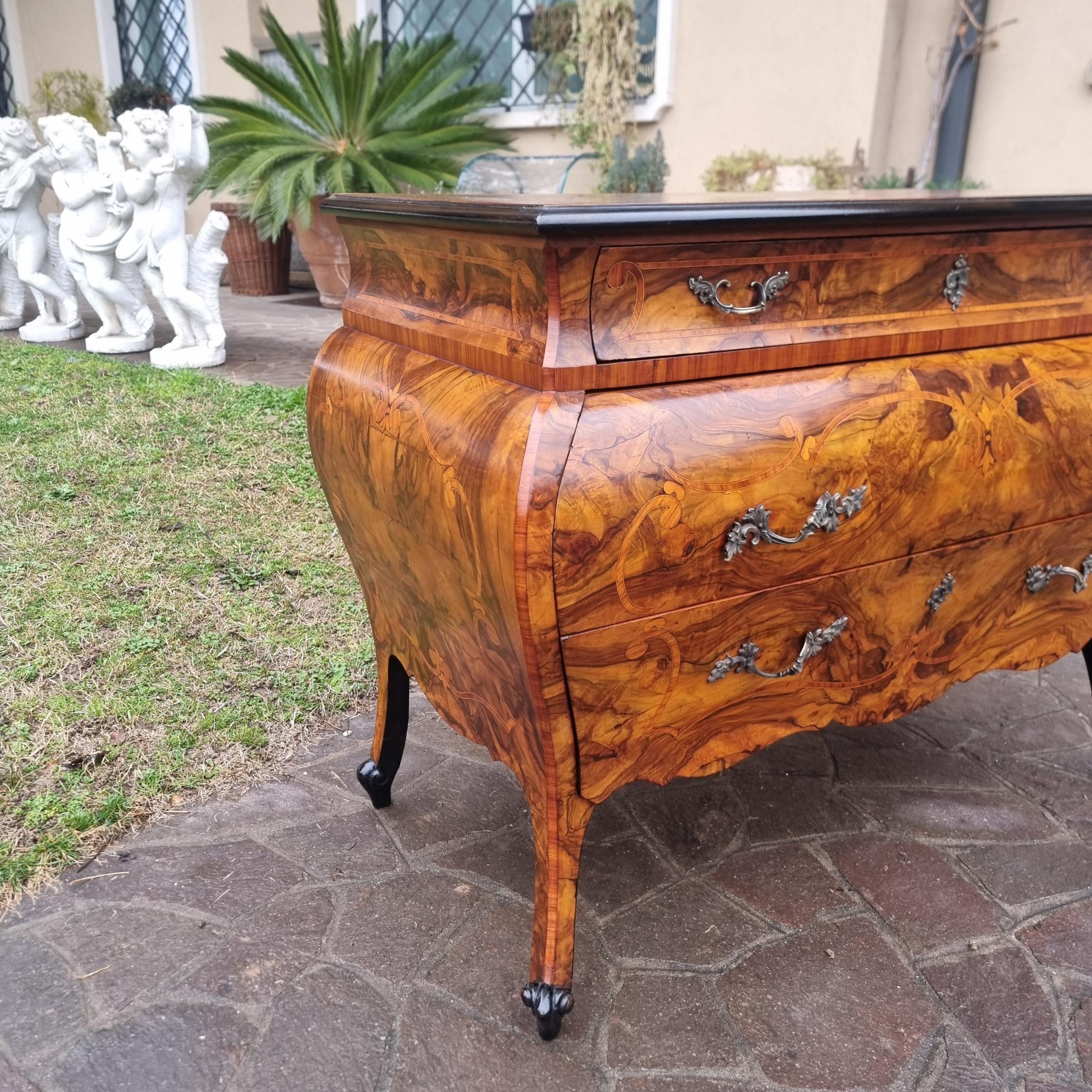 Noce Cassettone Lombardo Fine '800 in Stile Luigi XV in vendita