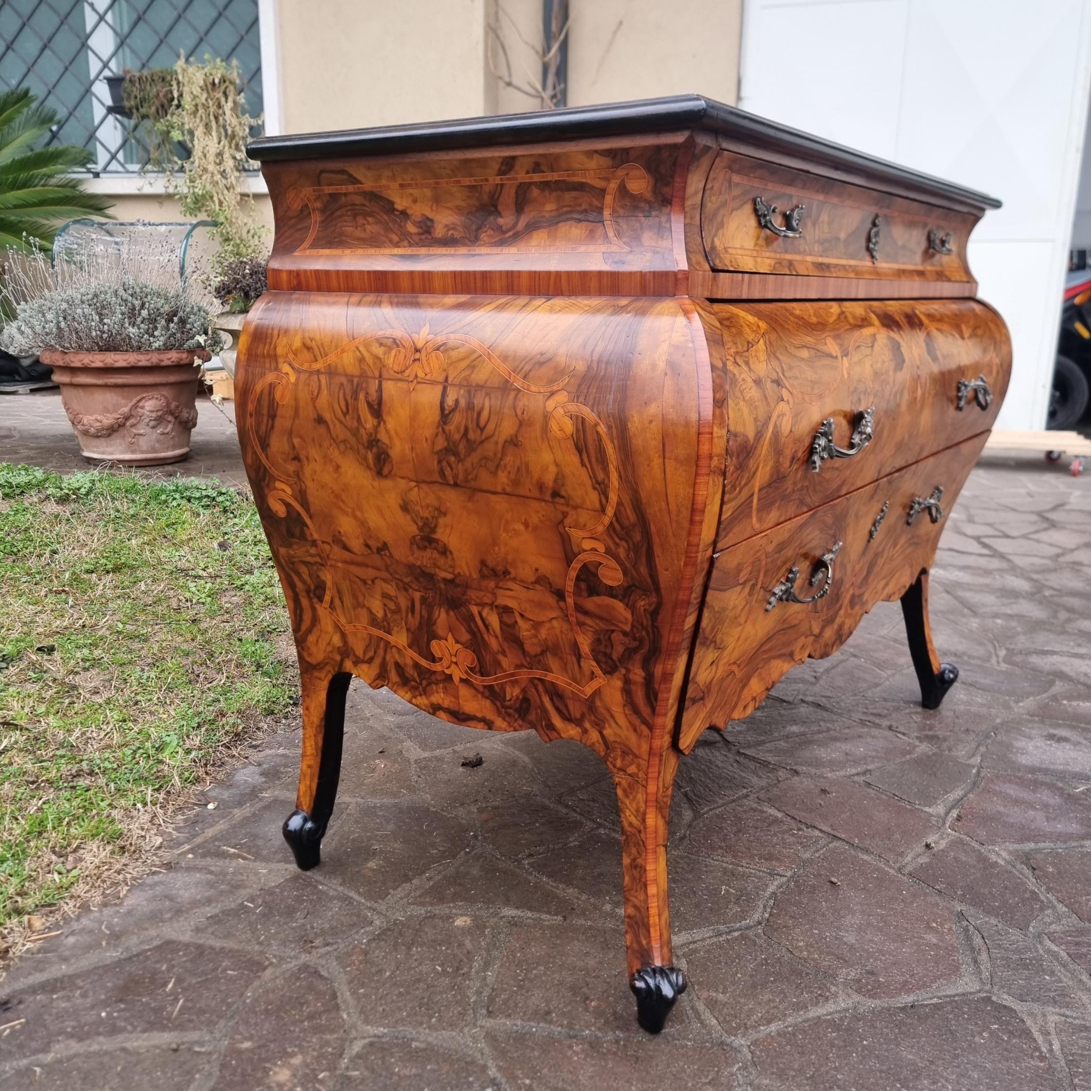 Cassettone Lombardo Fine '800 in Stile Luigi XV in vendita 1