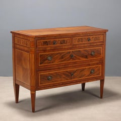 Neoclassical chest of drawers Italy Late 18th century in walnut and burl walnut.