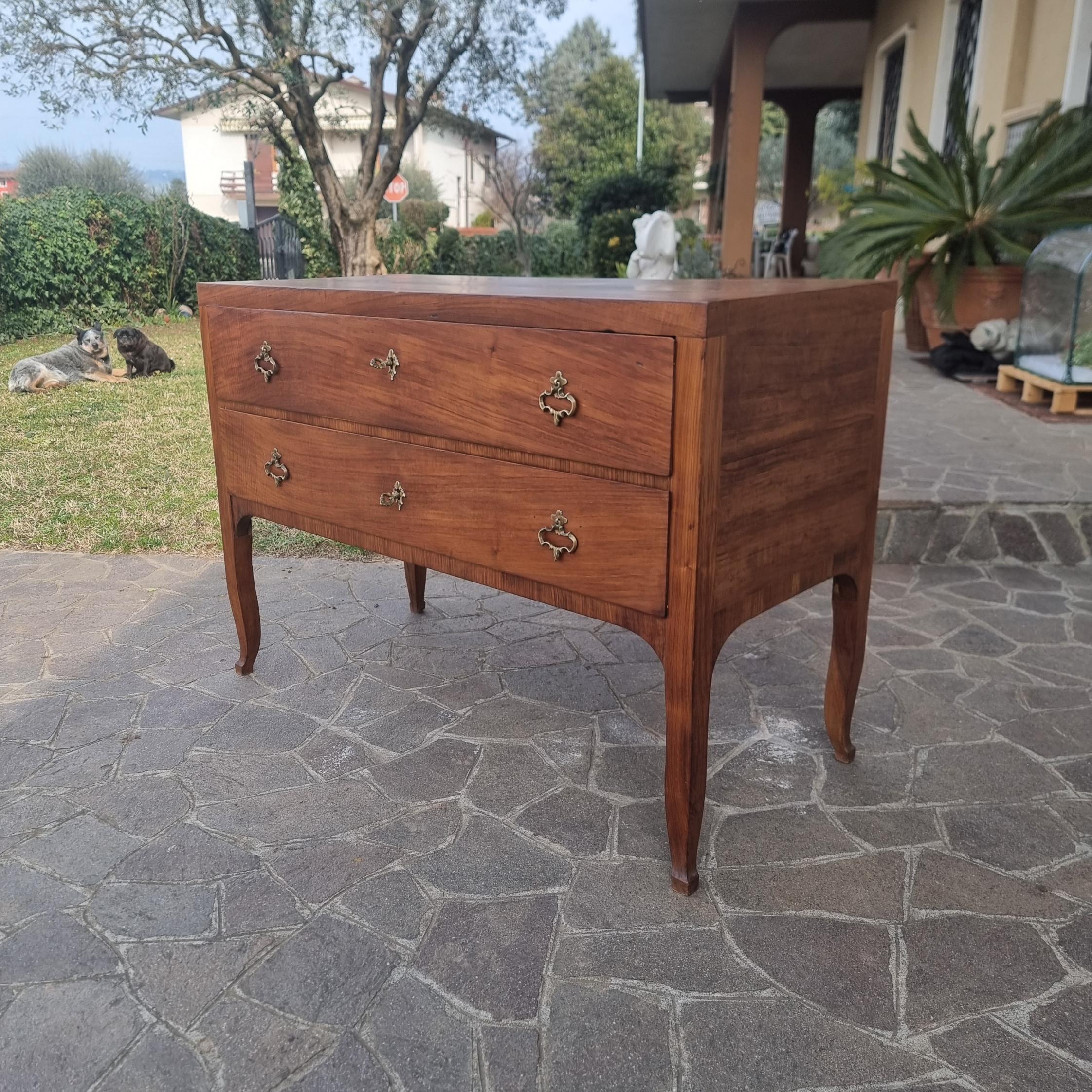 Cassettone Vicentino Direttorio in noce del 700 In condizioni ottime in vendita a Villa Verucchio, Emilia-Romagna
