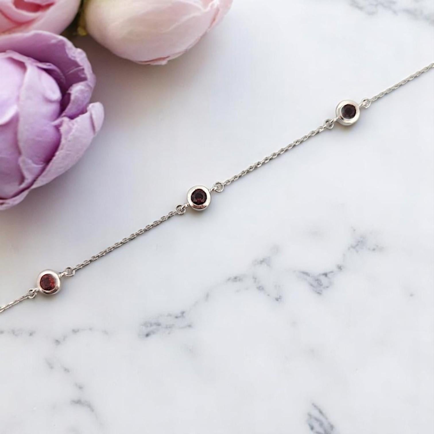 Pulsera Granate Cassia, Oro Blanco 10K, Elegante 7