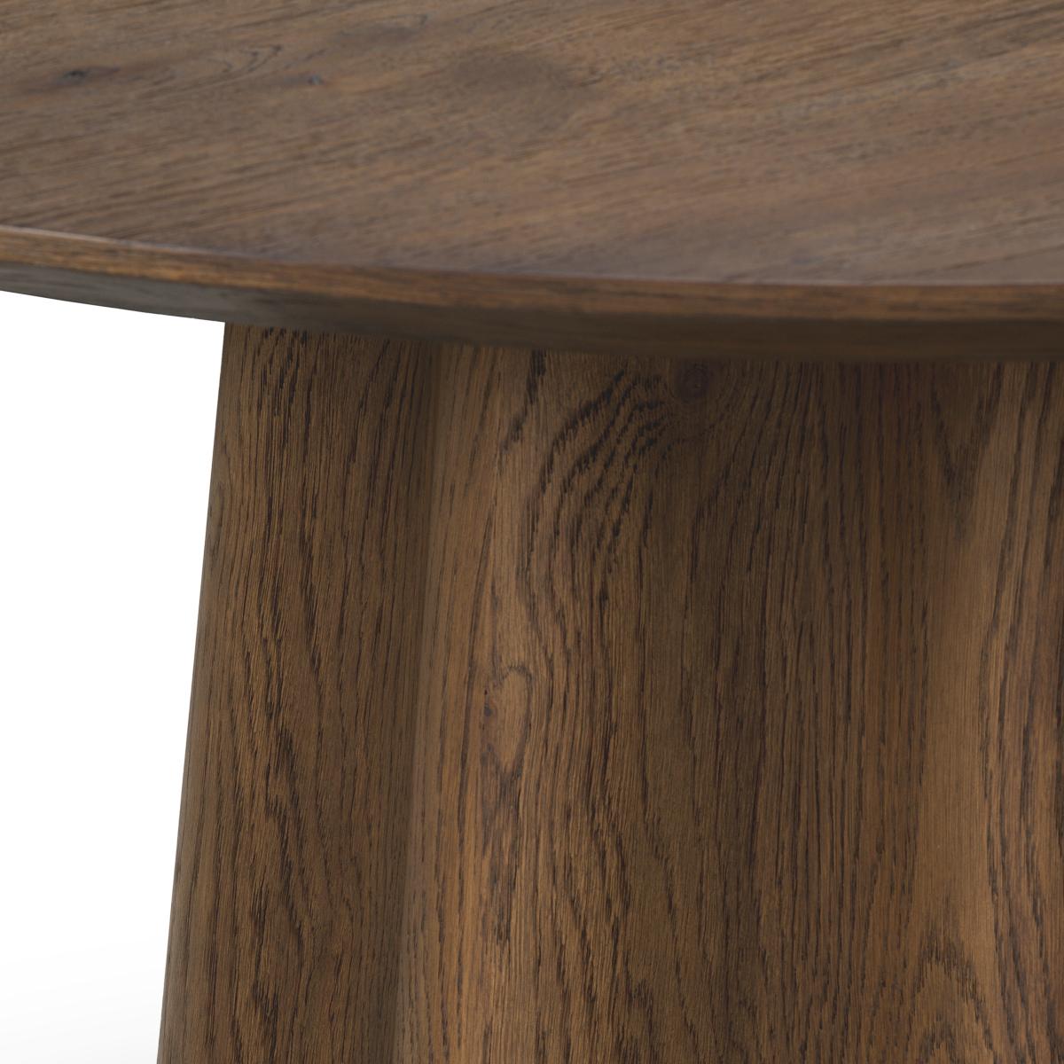 Table basse en chêne brun Cassie Neuf - En vente à Paris, FR