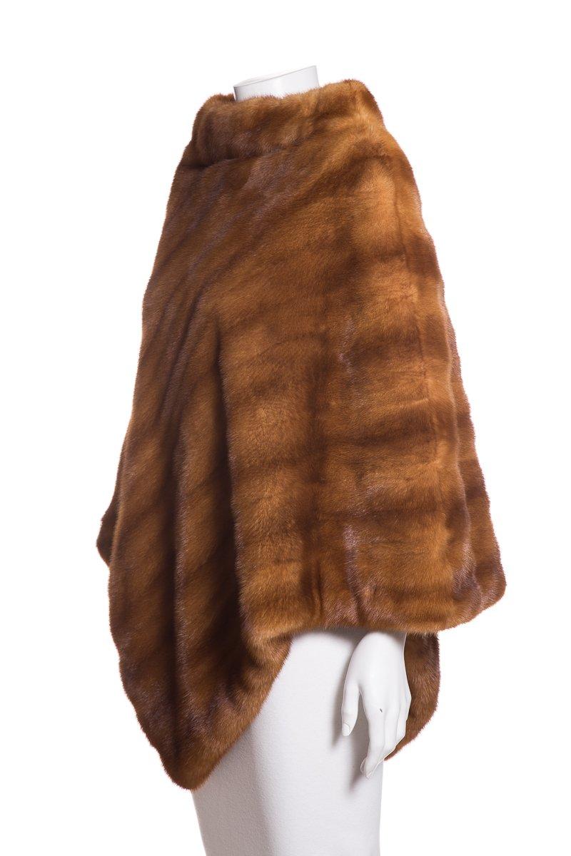 CASSIN  Caramel Mink Poncho  In Good Condition In Scottsdale, AZ