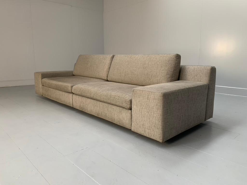 L'offre porte sur un canapé 4 places 