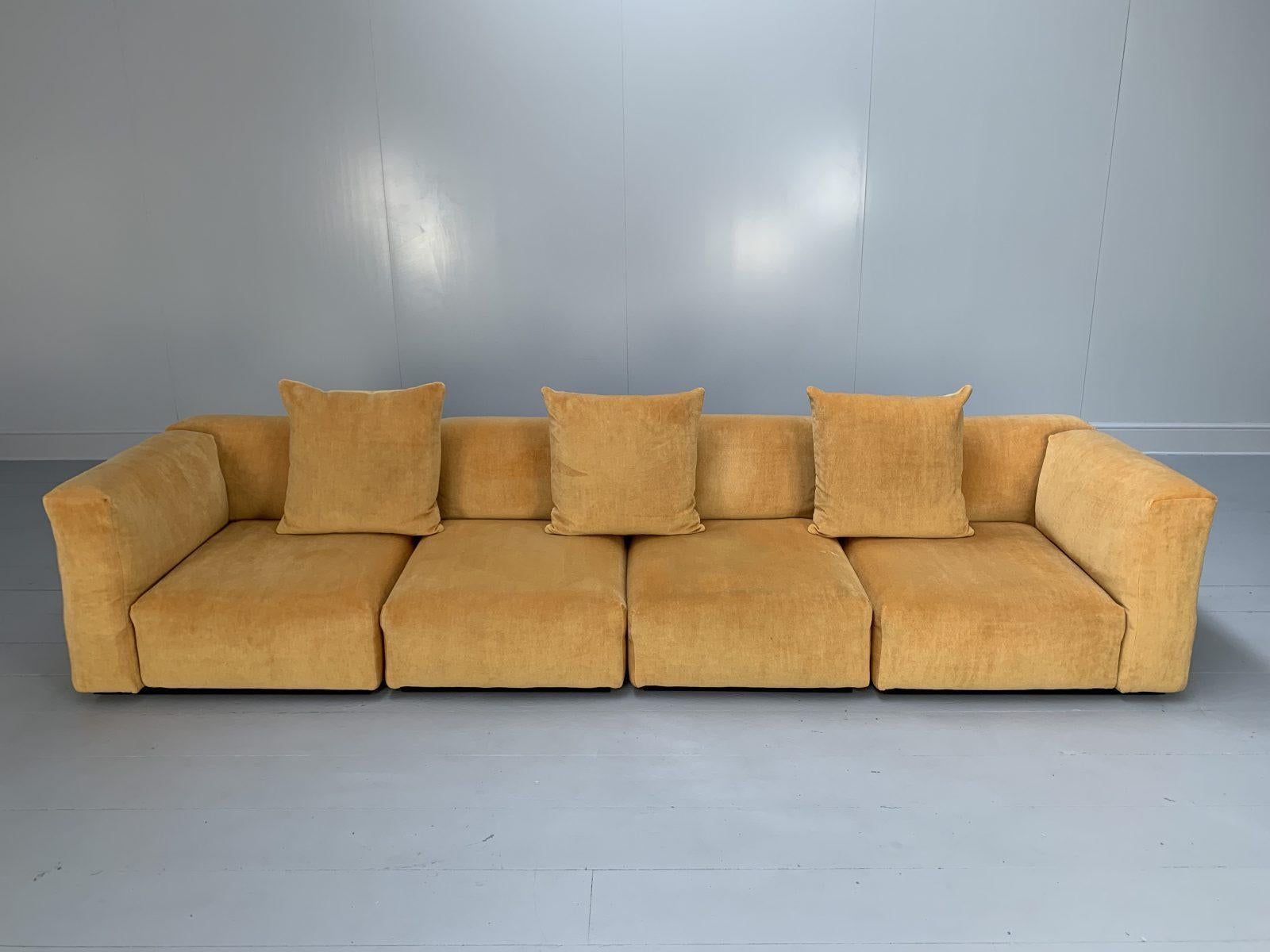 Cassina “271 Mex Cube” 4-Seat Sectional Sofa in Gold Mohair Velvet For Sale 4