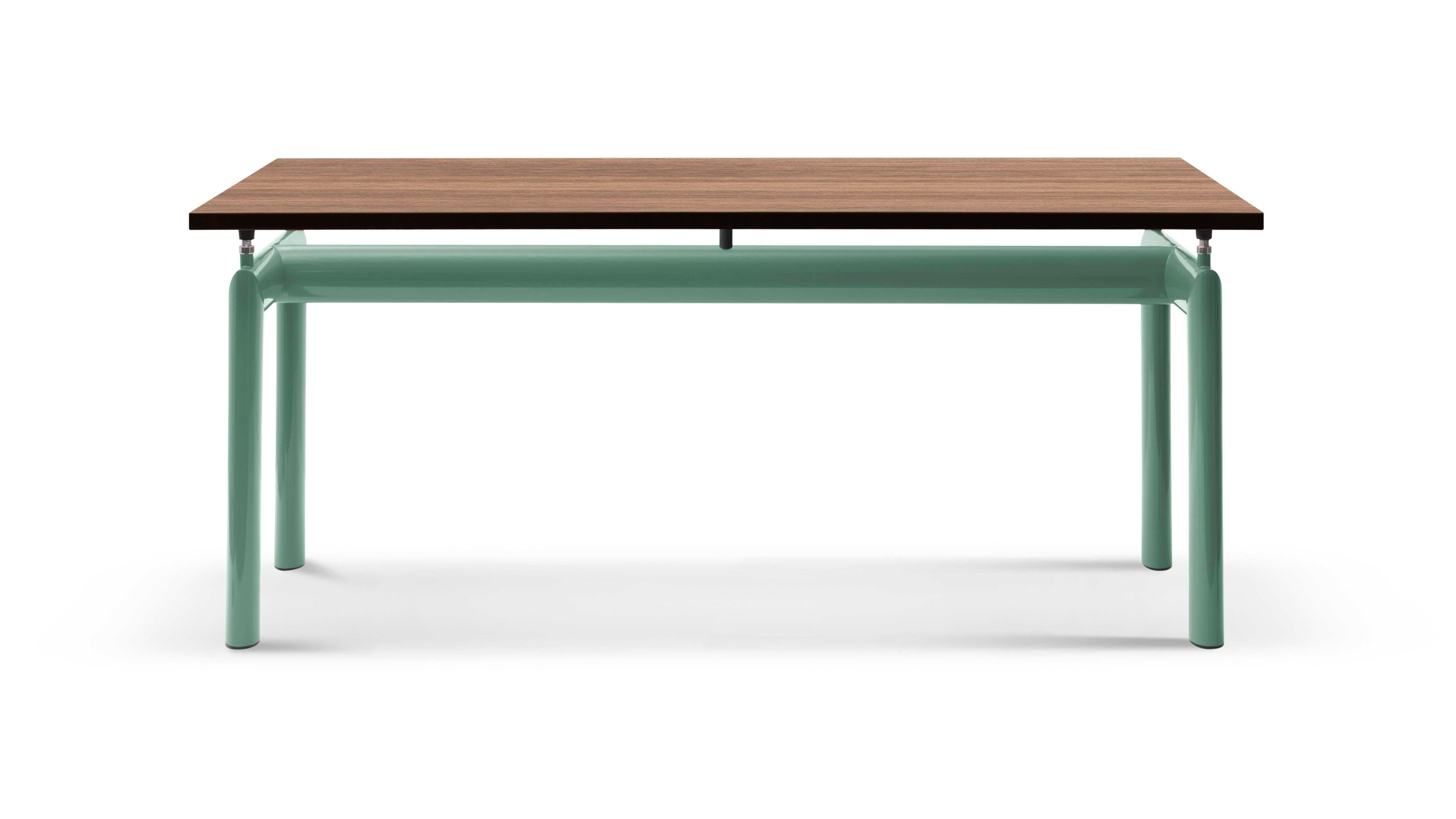 Price is dependent on the chosen size and material of the table - please get in touch for details. Expression of the lengthy research conducted by Cassina on the masterpieces of the great masters, the Table tube d’avion design table is one of the