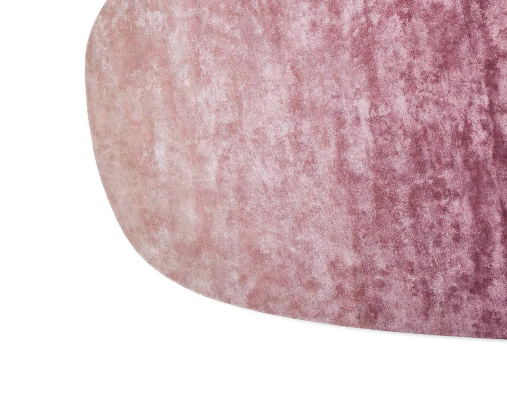 Contemporary Cassina Aral Rug Color Antique Pink For Sale