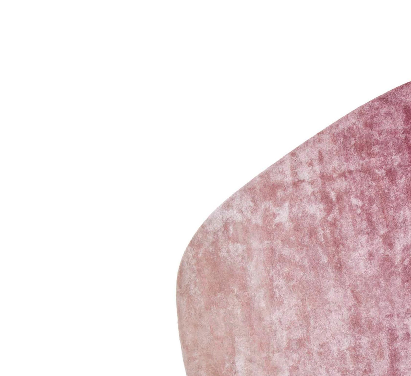 Cassina Aral Rug Color Antique Pink For Sale 1
