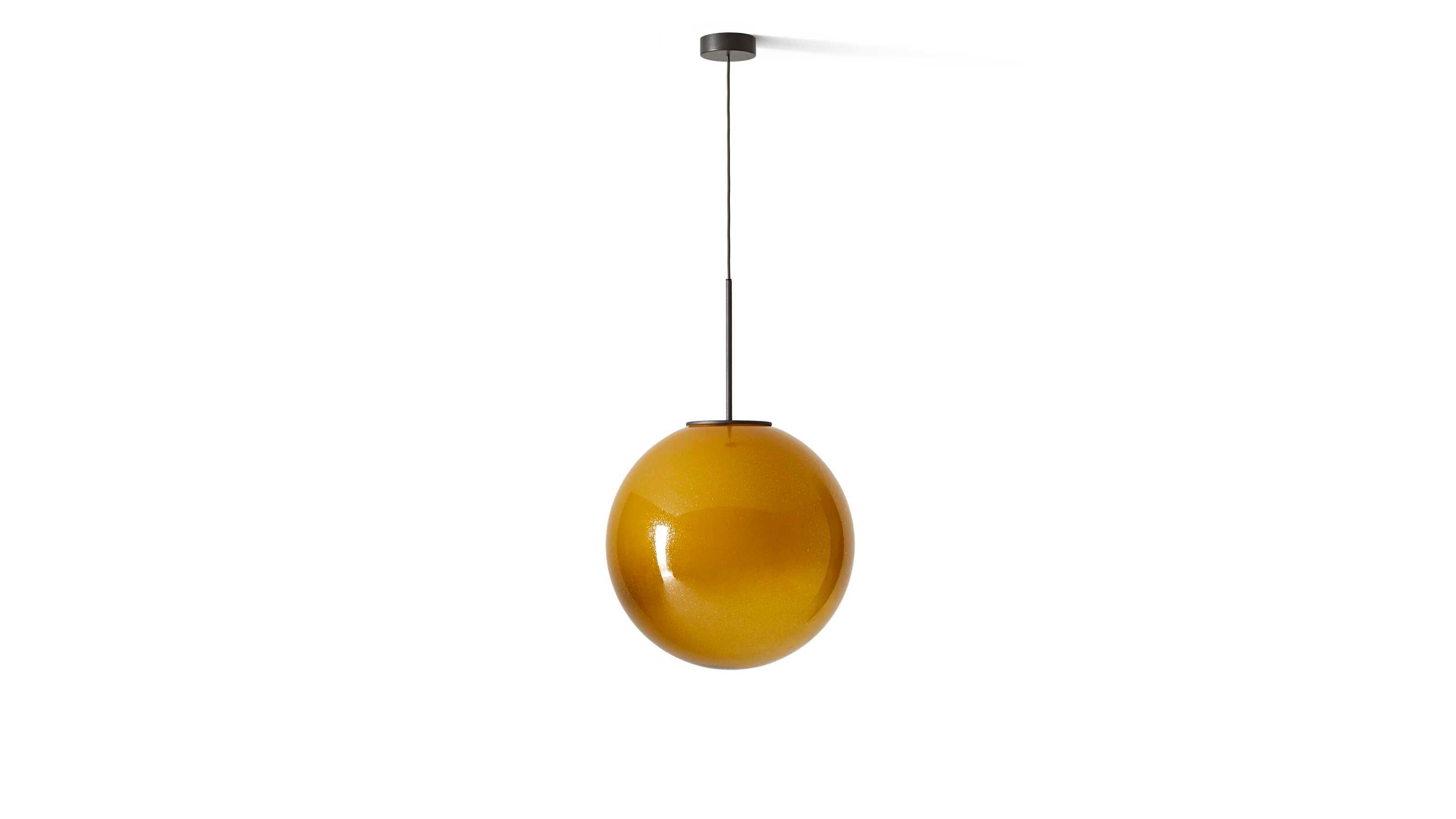 Lampada a sospensione in vetro soffiato di Cassina Bollicosa

Bollicosa continua la tradizione della soffiatura del vetro con una classica sfera in vetro soffiato che presenta le tipiche bolle superficiali del vetro soffiato a mano.

Lampada a