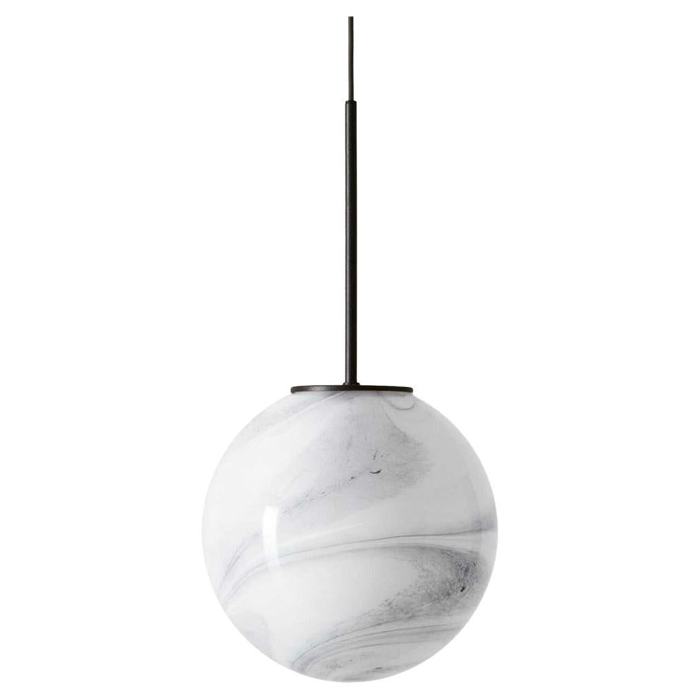 Cassina Bollicosa Piccola Lampada a Sospensione

Bollicosa Small è la versione piccola della lampada Bollicosa con una classica sfera in vetro soffiato che presenta le tipiche bolle superficiali del vetro soffiato a mano.

Lampada a sospensione con