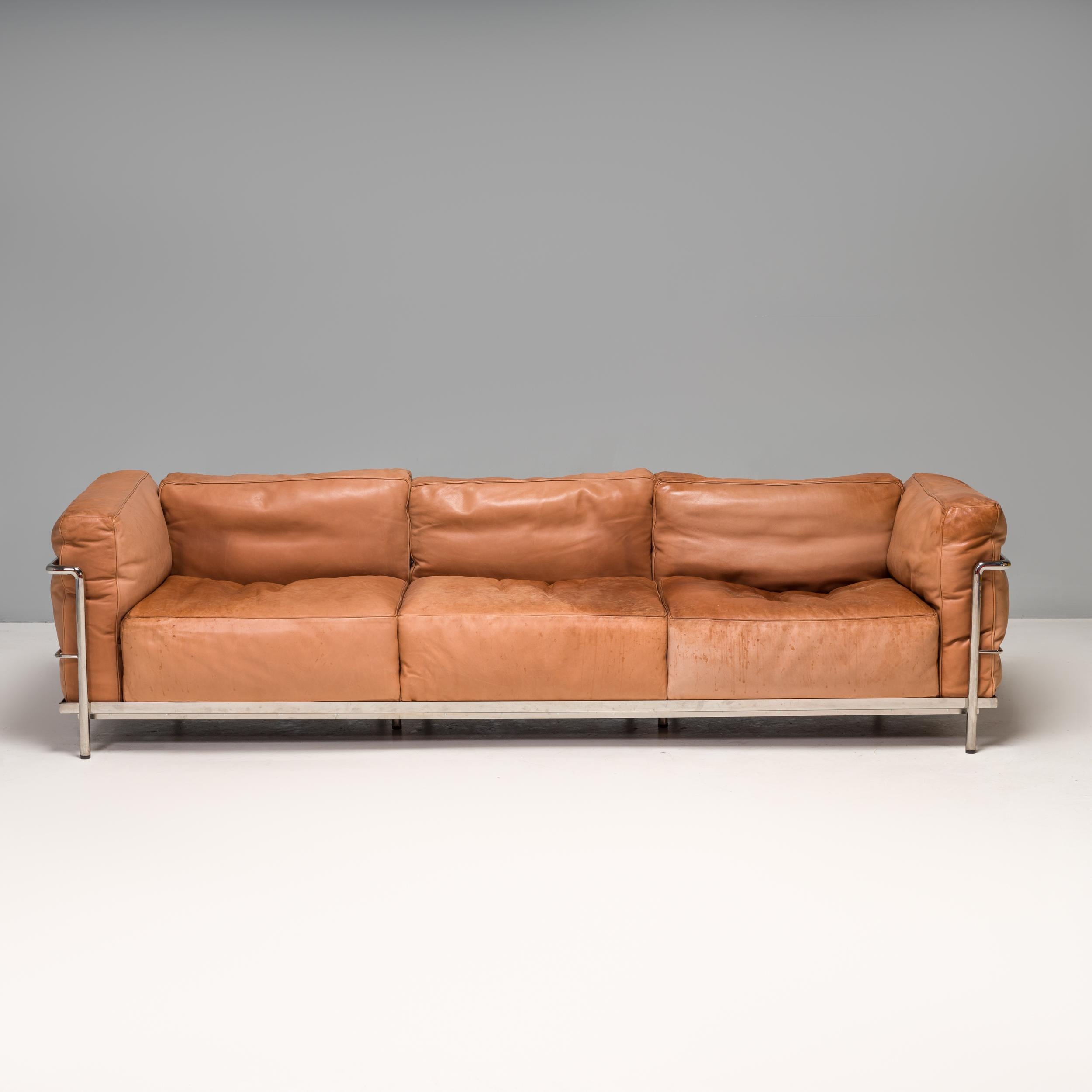 Cassina by Le Corbusier Tan Leather LC3 Grand Confort 3-Seat Sofa For Sale 3