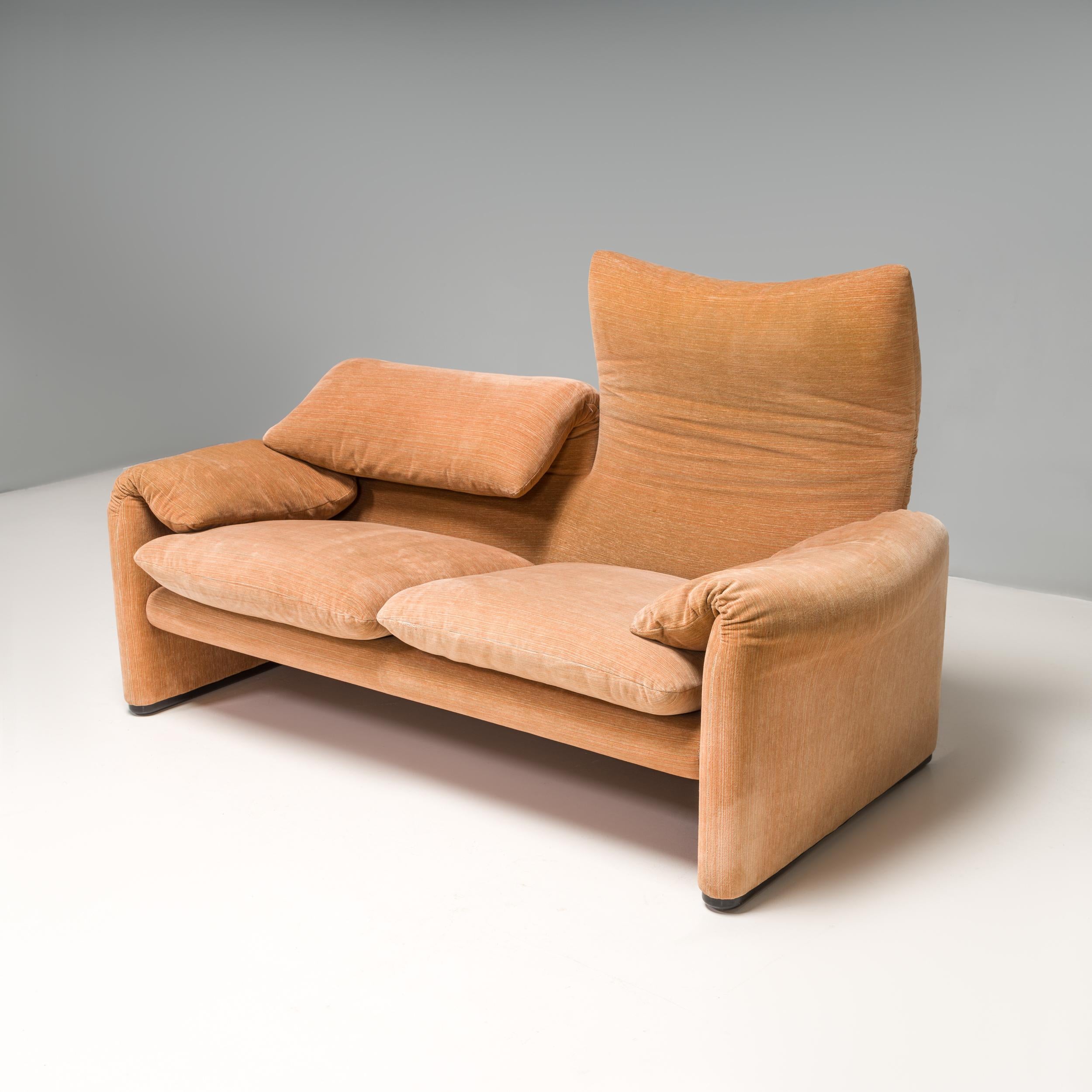 Cassina by Vico Magistretti Maralunga Tan 2-Seater Sofa In Good Condition In London, GB