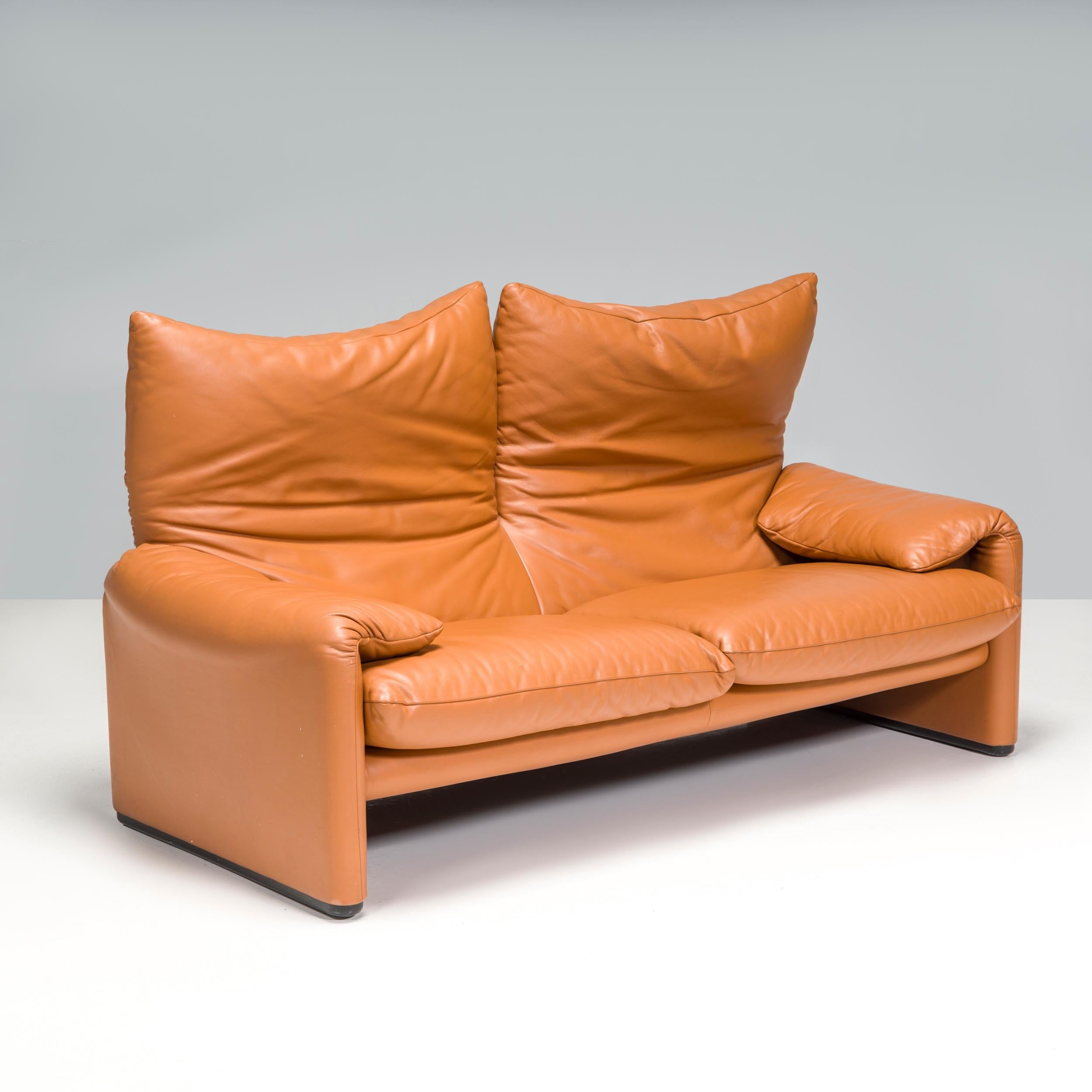 Cassina by Vico Magistretti Maralunga Tan Leather Two-Seater Sofa In Good Condition In London, GB