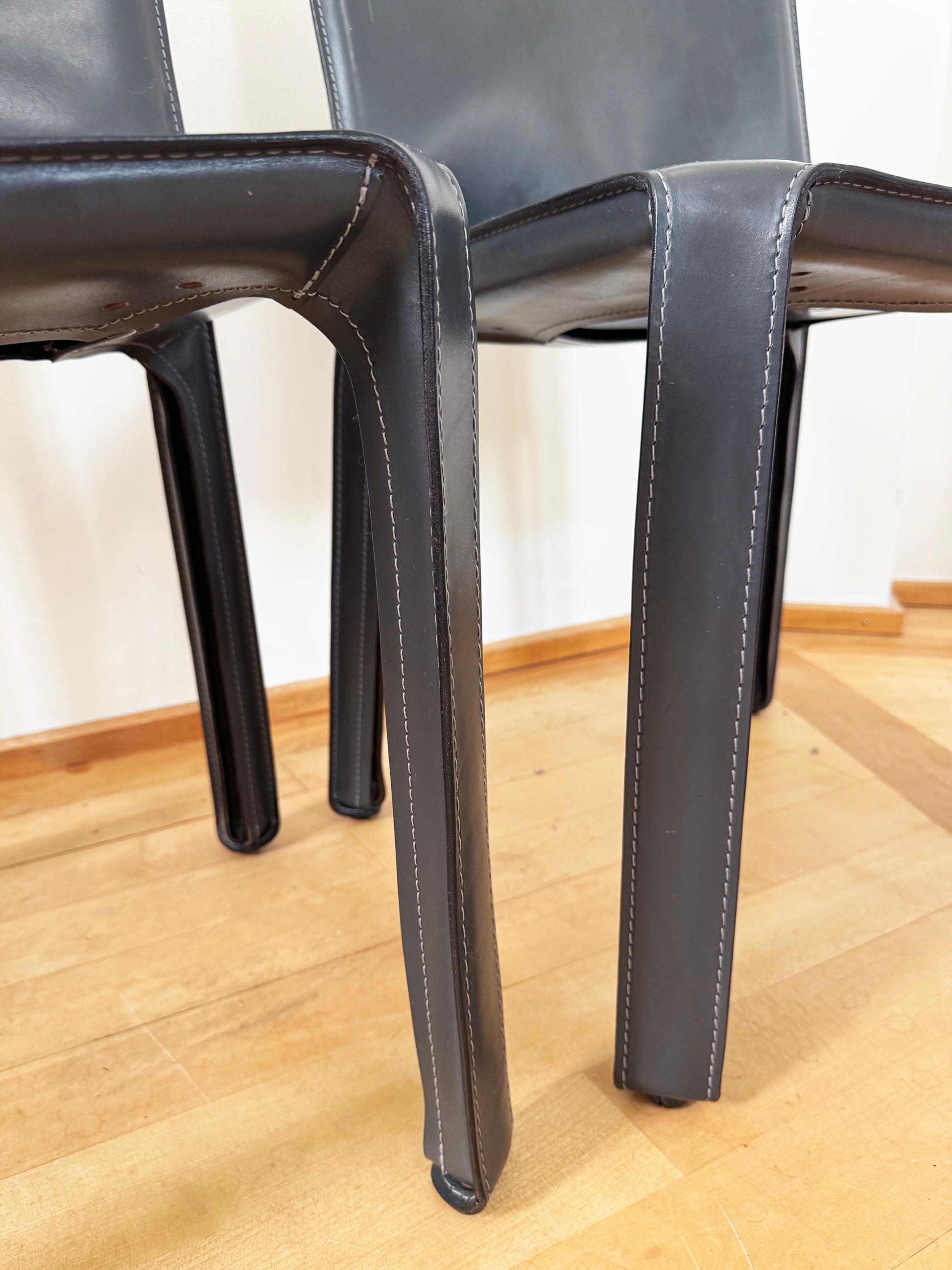 Cassina Cab 412 Stühle Mario Bellini Matte Black drk Grey Leder PAAR, 2 Stühle im Angebot 2