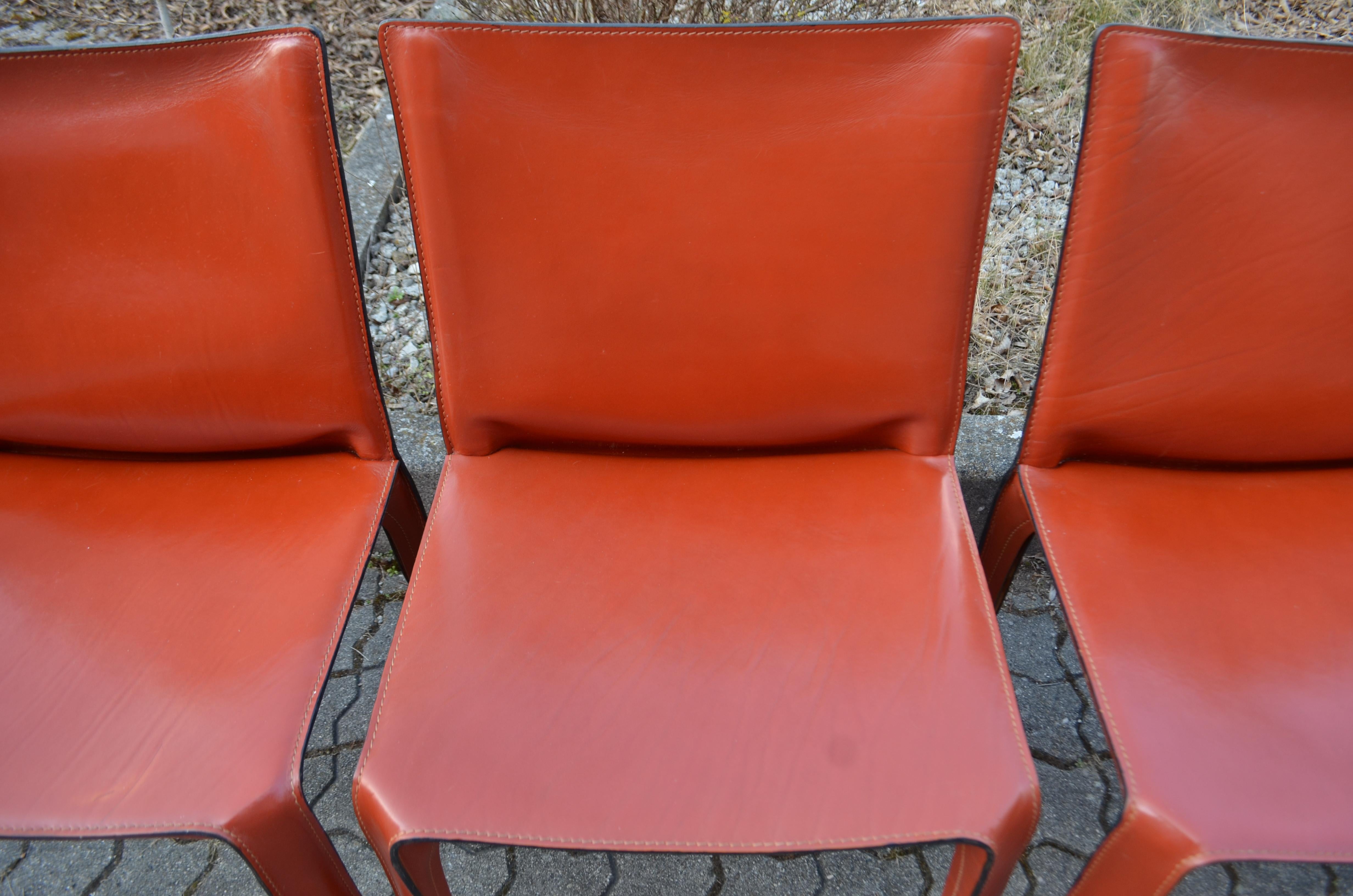Cassina Cab 412 China Red Leather Dining Chair Set of 4 In Good Condition For Sale In Munich, Bavaria