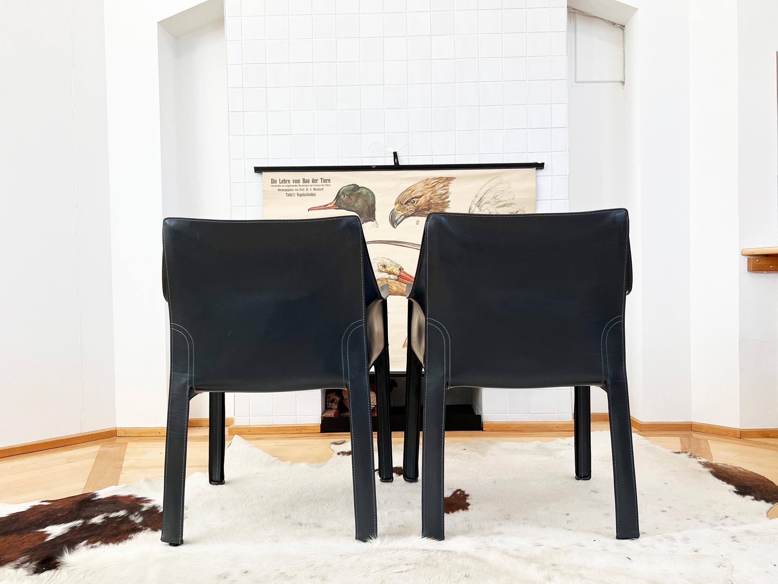 Cassina Cab 414 Armchairs PAIR by Mario Bellini in Dark Grey Matte Black Leather In Good Condition For Sale In Basel, BS