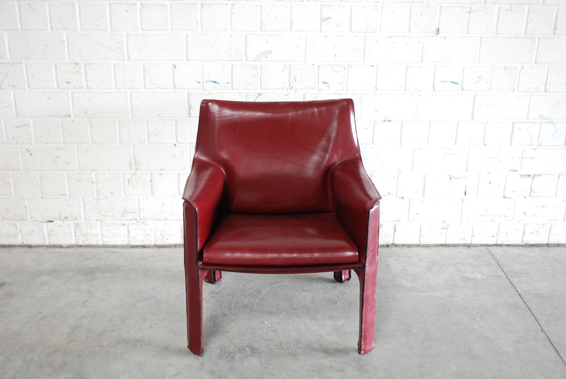 Mid-Century Modern Cassina Cab 414 Leather Lounge Chair Armchair Bordeaux Set of 2