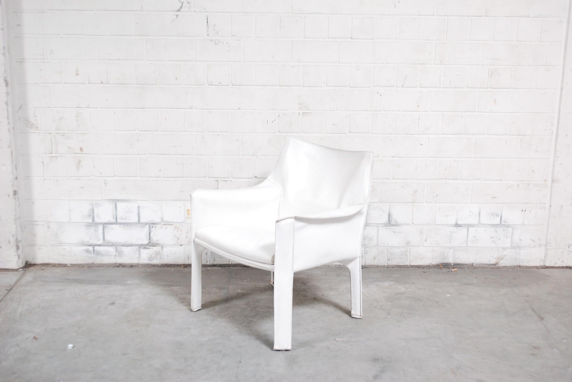 Mid-Century Modern Cassina Cab 414 Leather Lounge Chair Armchair White