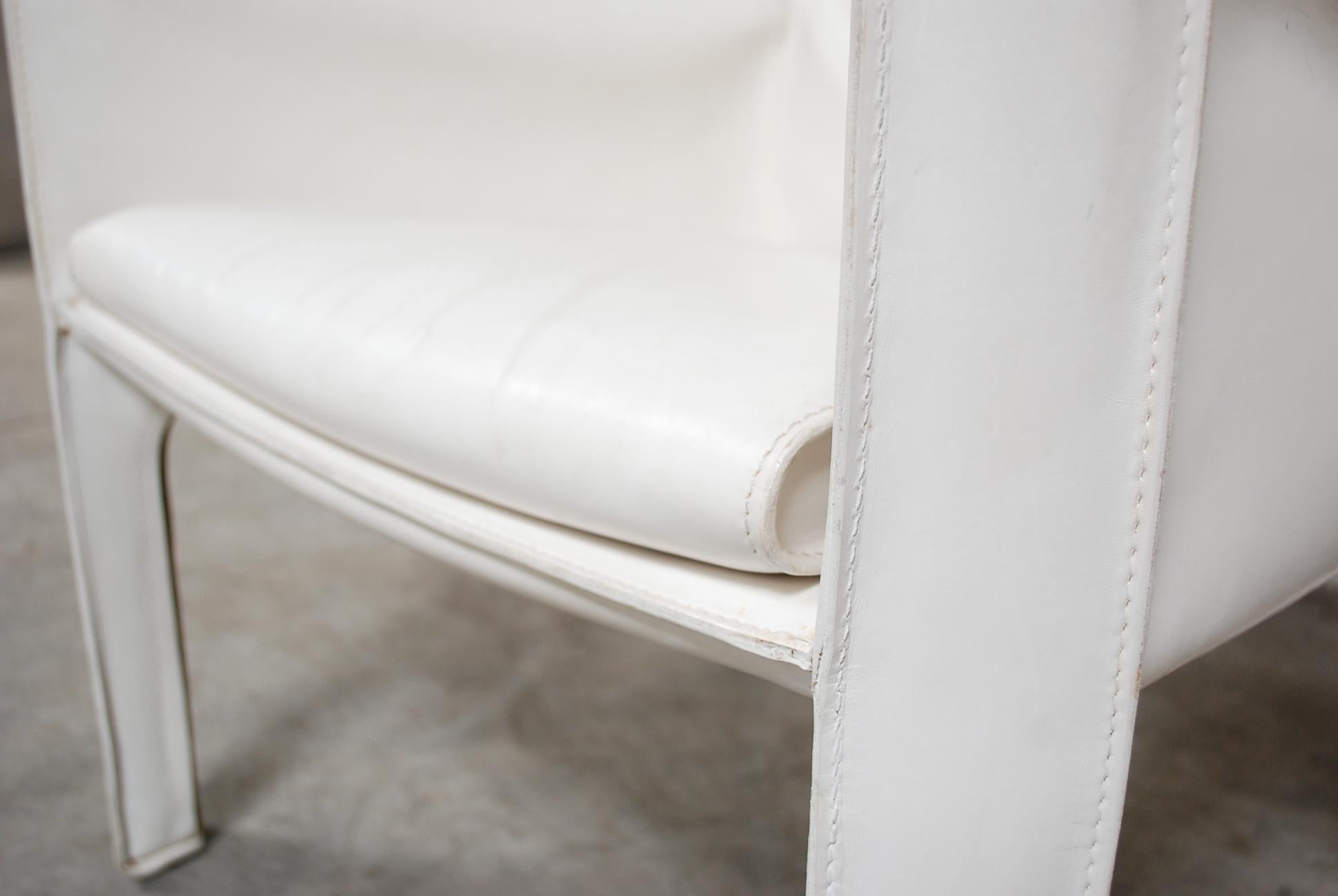 Cassina Cab 414 Leather Lounge Chair Armchair White In Good Condition In Munich, Bavaria