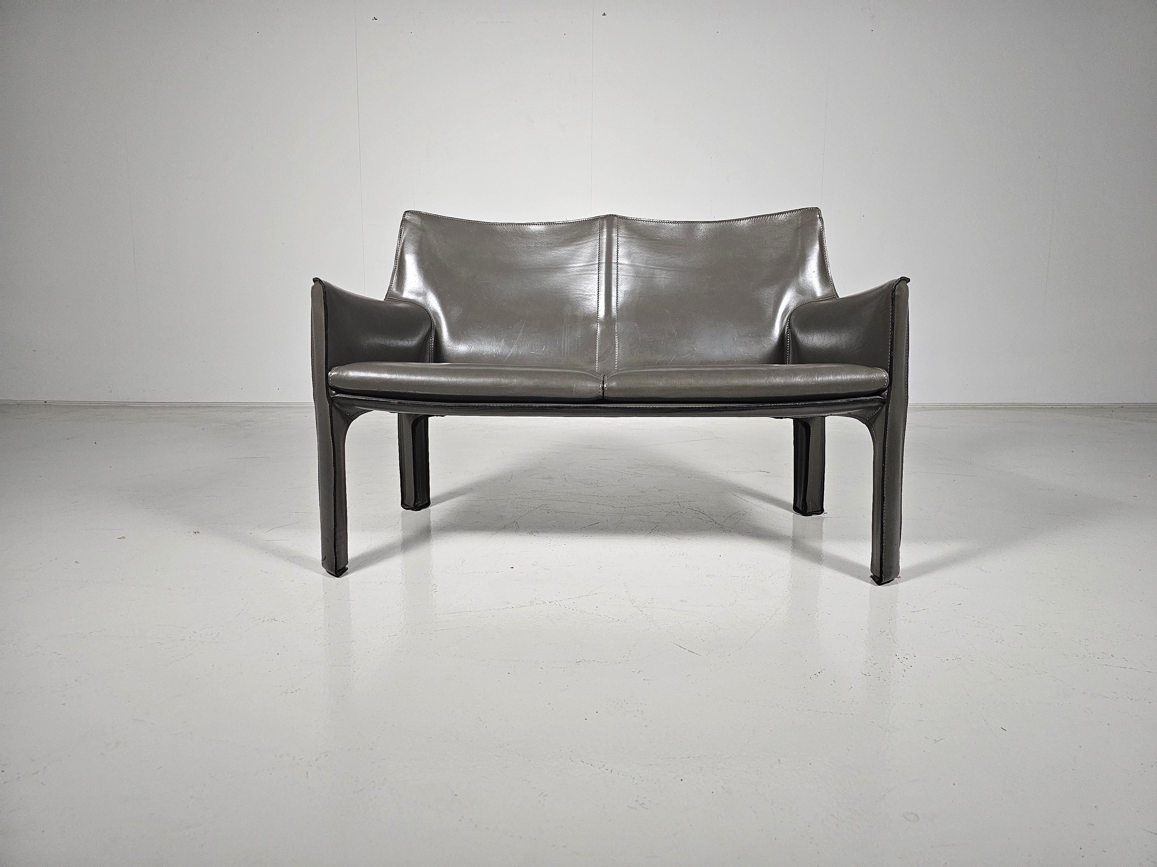 Cassina CAB-414 set of 4 chairs and a 2-seater sofa by Mario Bellini, 1980s 4