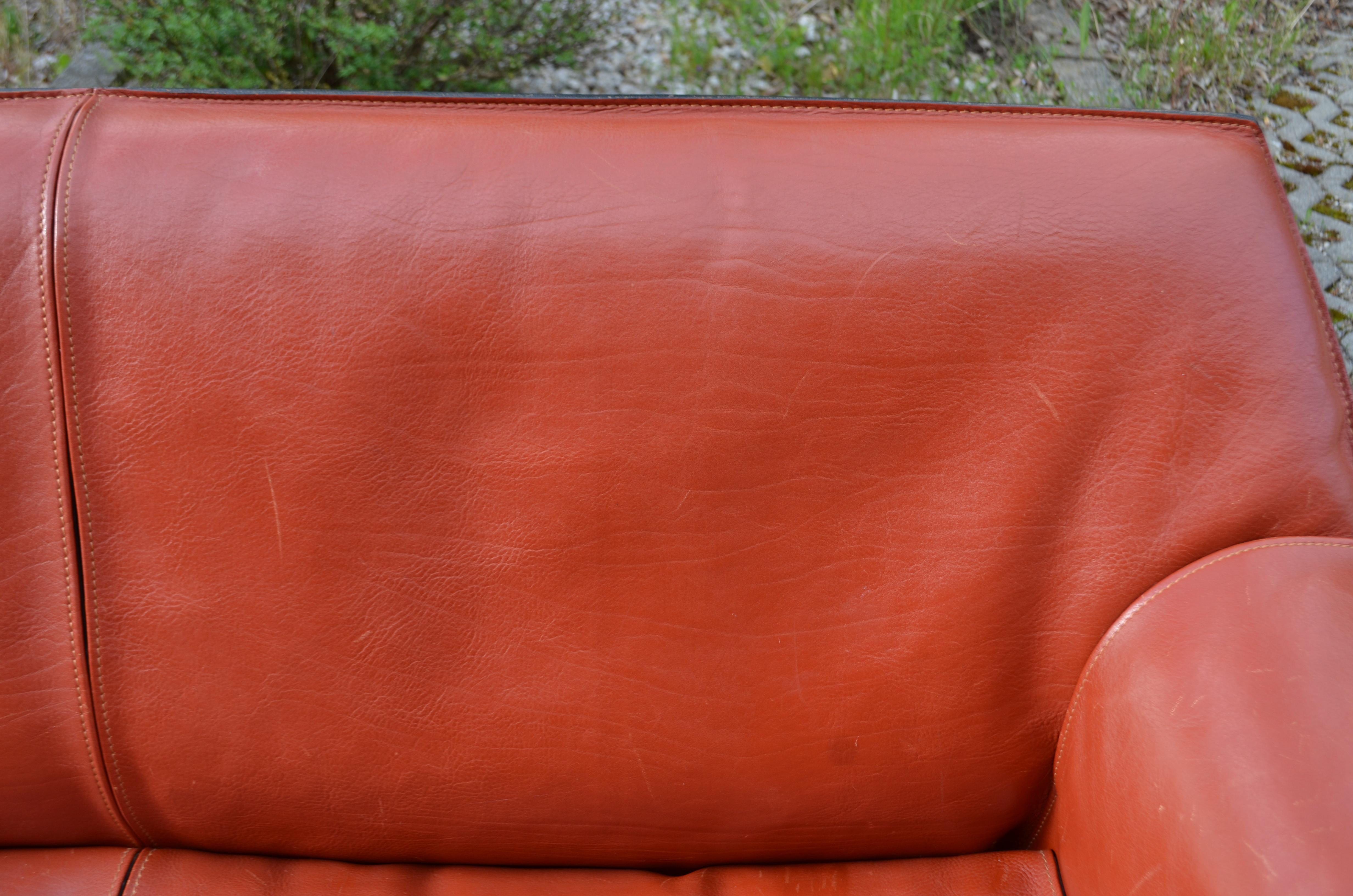 Cassina Cab 415 Neck Saddle Leather Sofa China Red / Ox Red For Sale 1
