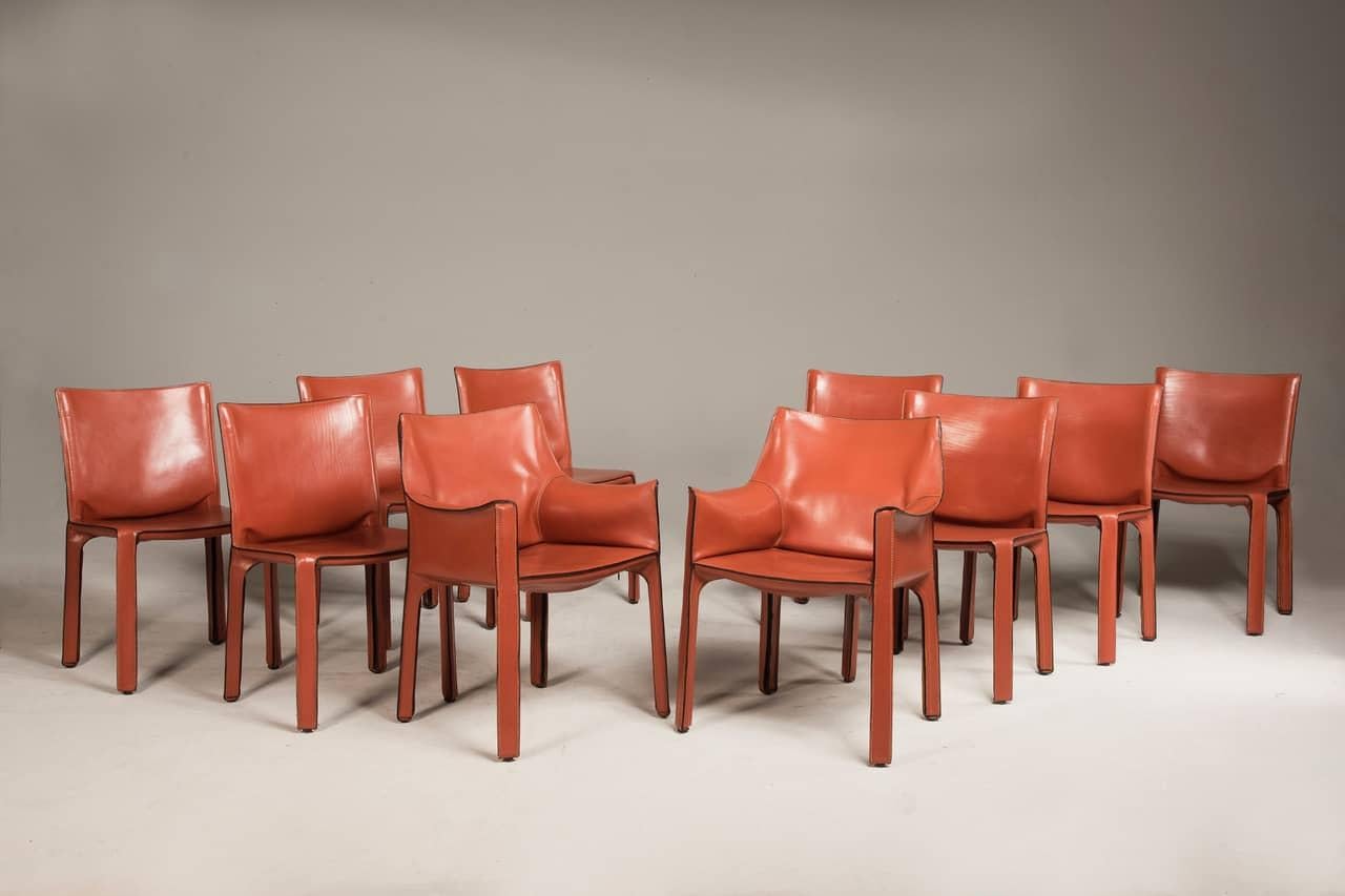 Deux fauteuils et huit chaises Cassina Cab Model en vente 2