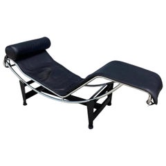Cassina chaise longue LC4 peau de vache noir firmata " Le Corbusier ", firmata 1988