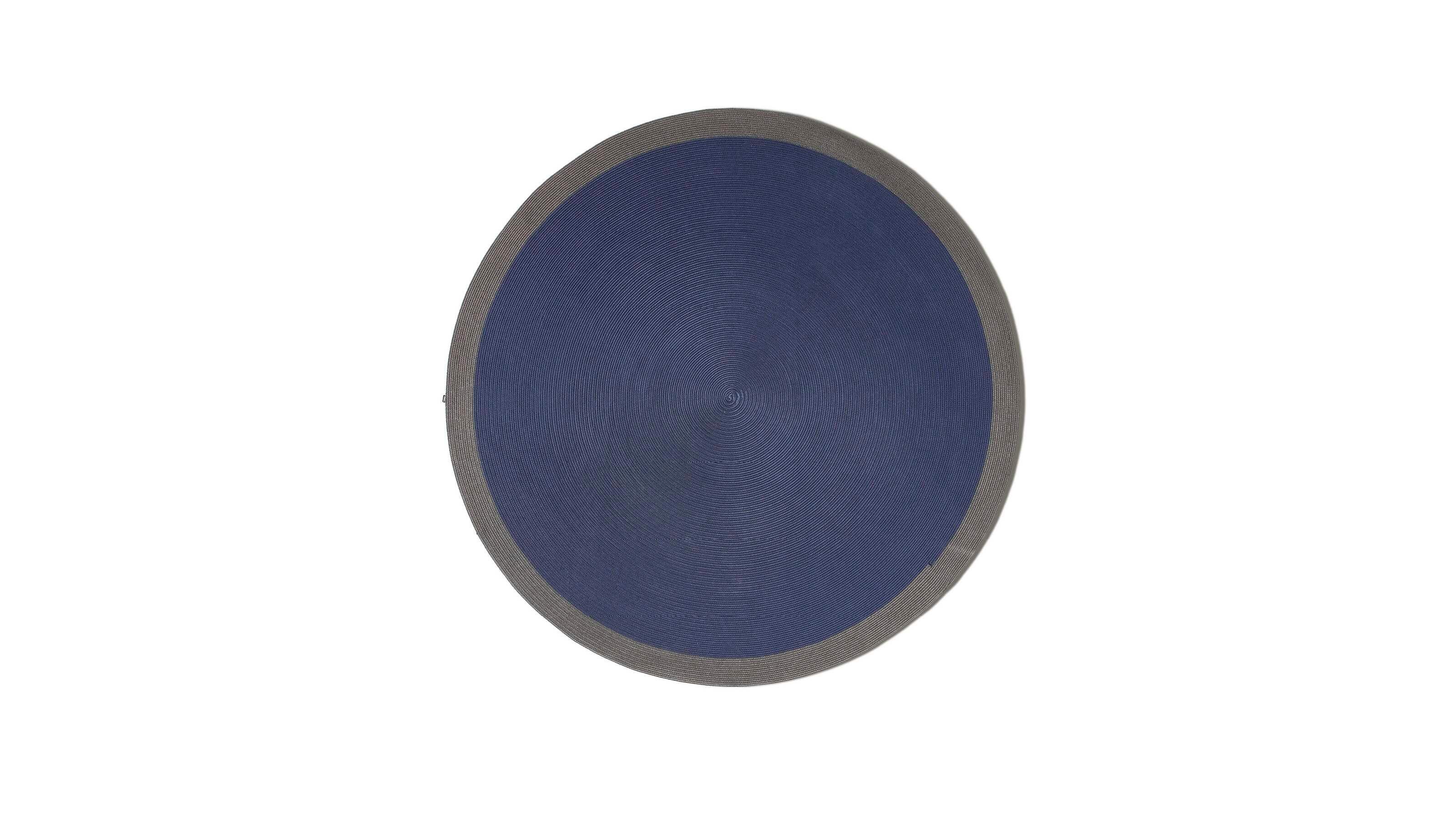 Cassina Circus Outdoor Rugs

The Circus outdoor rugs call to mind the fascinating, fantastical world of the circus and the targets used by the tumblers and acrobats in their shows.

The technological material ensures colorfastness to sunlight,
