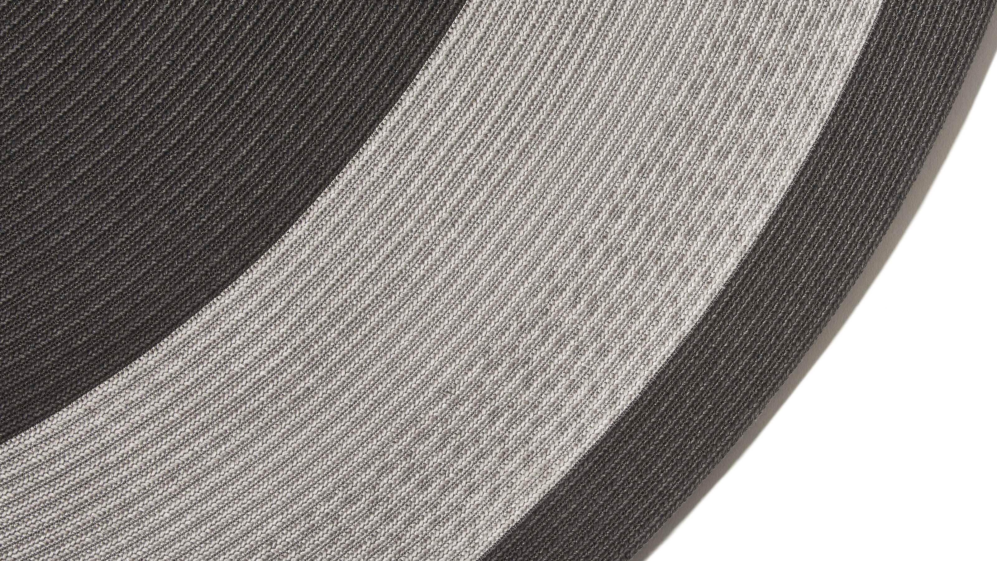 Cassina Circus Outdoor Rugs

The Circus outdoor rugs call to mind the fascinating, fantastical world of the circus and the targets used by the tumblers and acrobats in their shows.

The technological material ensures colorfastness to sunlight,