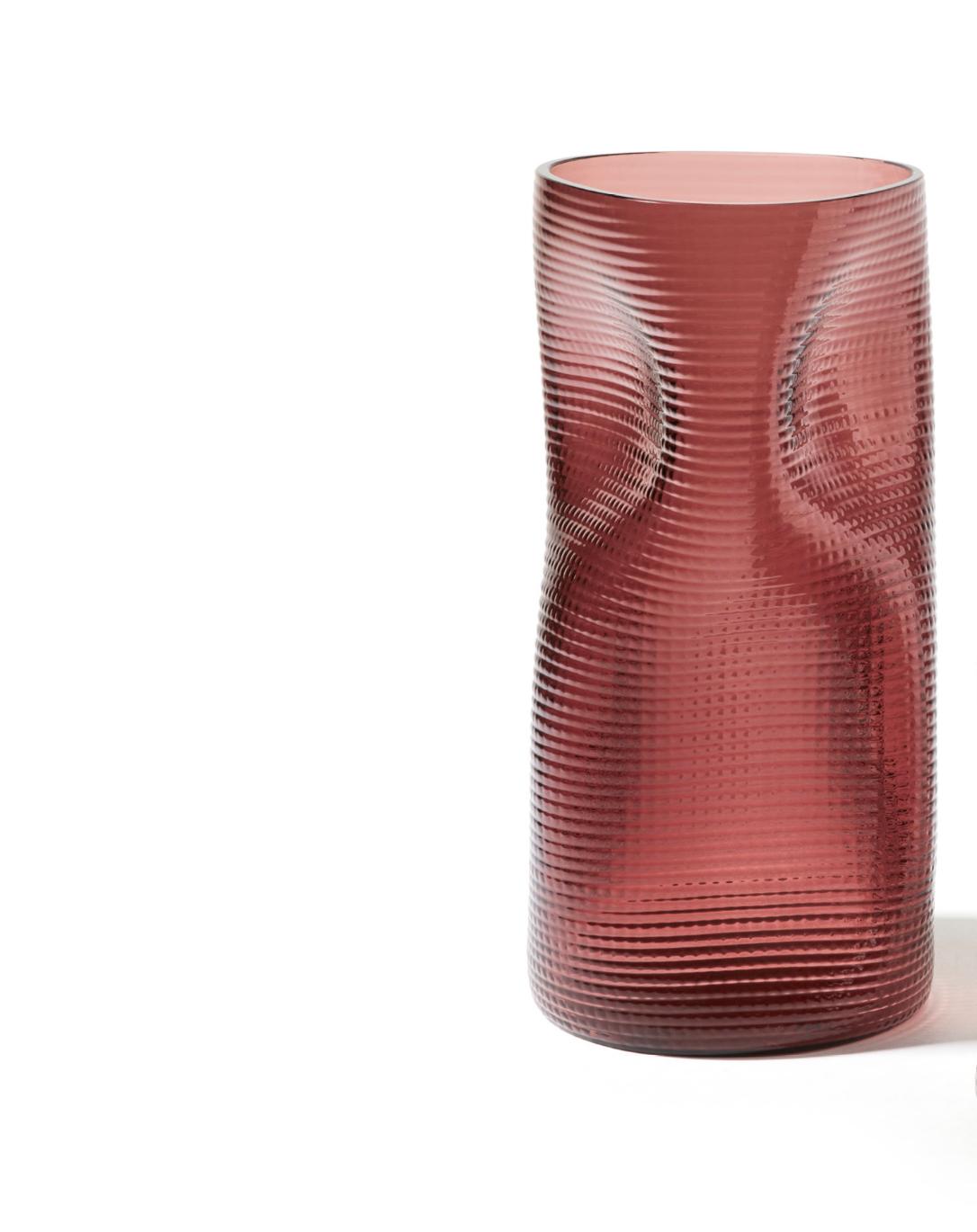 Cassina Coral Vase

Inspired by coral and its typical twisted branches, the organic shapes of the Coral design vase seem shaped by the currents of the sea.

Inspired by coral and its characteristic twisted shapes, the organic
form of the Coral vase