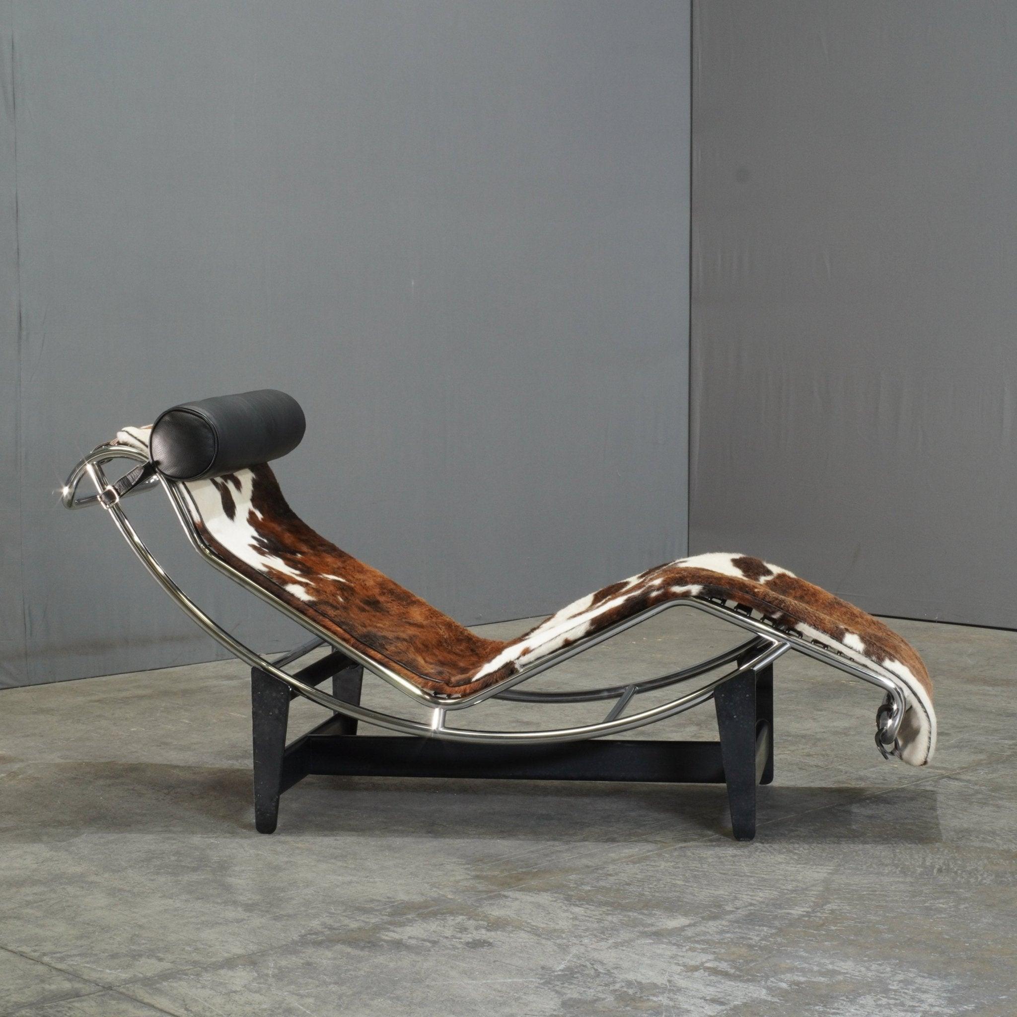 Modern Cassina Cow Hide LC4 Chaise Lounge by Charlotte Perriand and Pierre Jeanneret