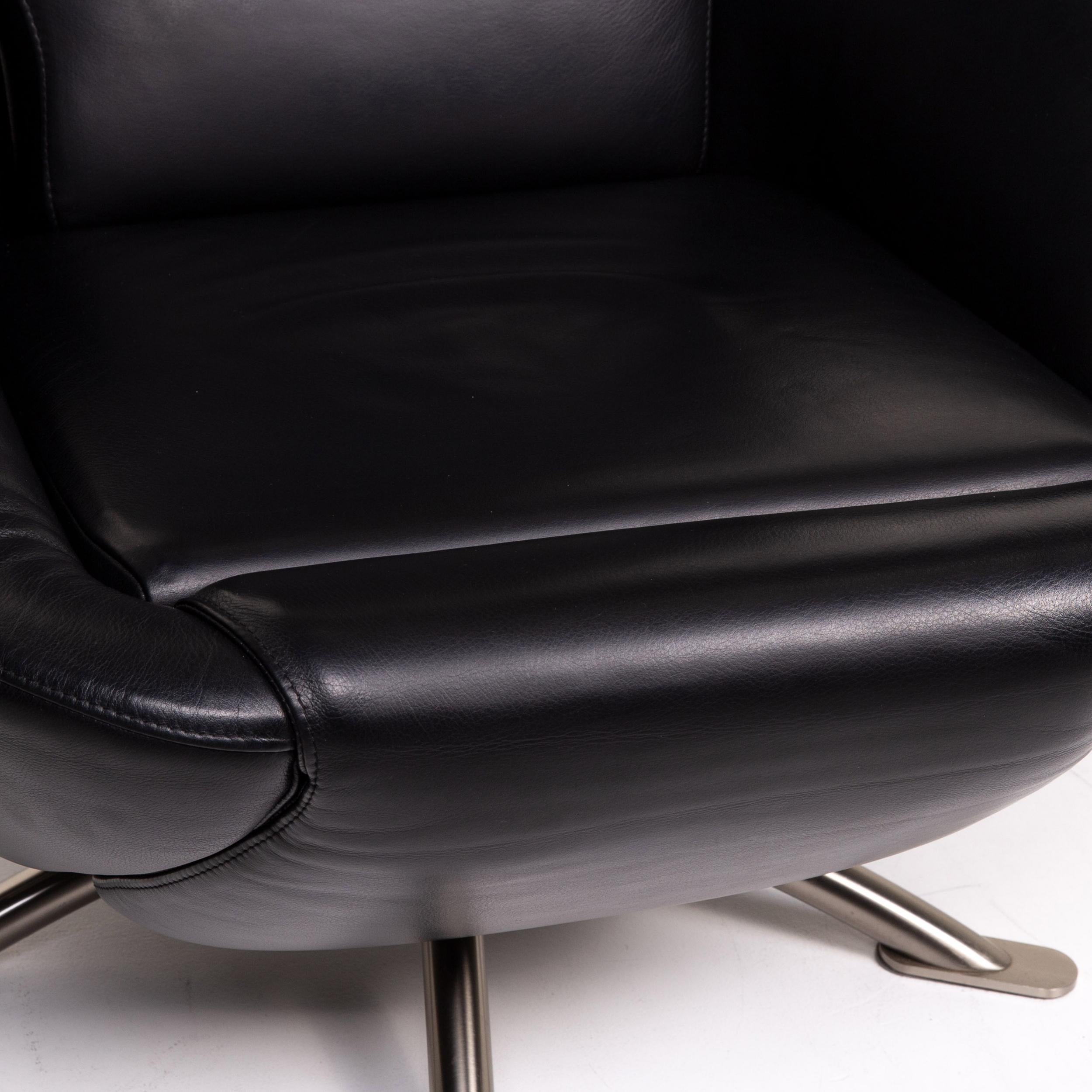 Italian Cassina Dodo Leather Armchair Black Relaxation Function Function Relaxation For Sale