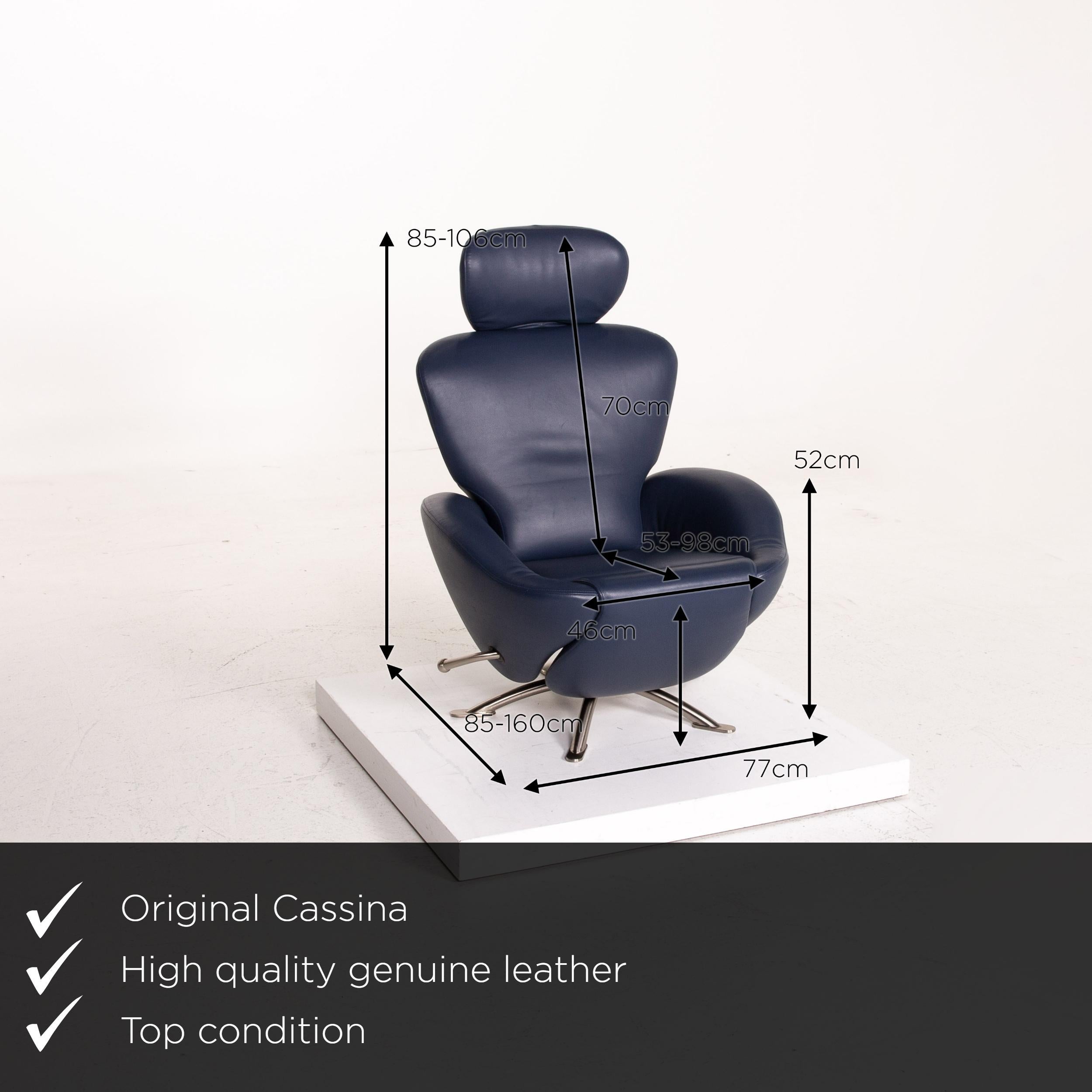 We present to you a Cassina Dodo leather armchair blue dark blue relaxation function.


 Product measurements in centimeters:
 

Depth 85
Width 77
Height 85
Seat height 42
Rest height 52
Seat depth 53
Seat width 46
Back height 70.
 
