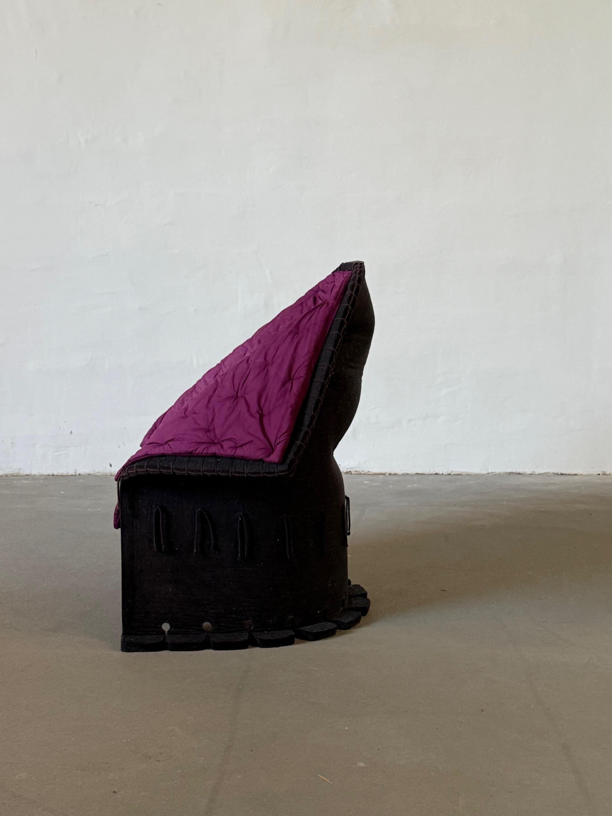 Cassina “Feltri” Armchair in Purple Original Upholstery – Good Vintage Condition (Italienisch) im Angebot