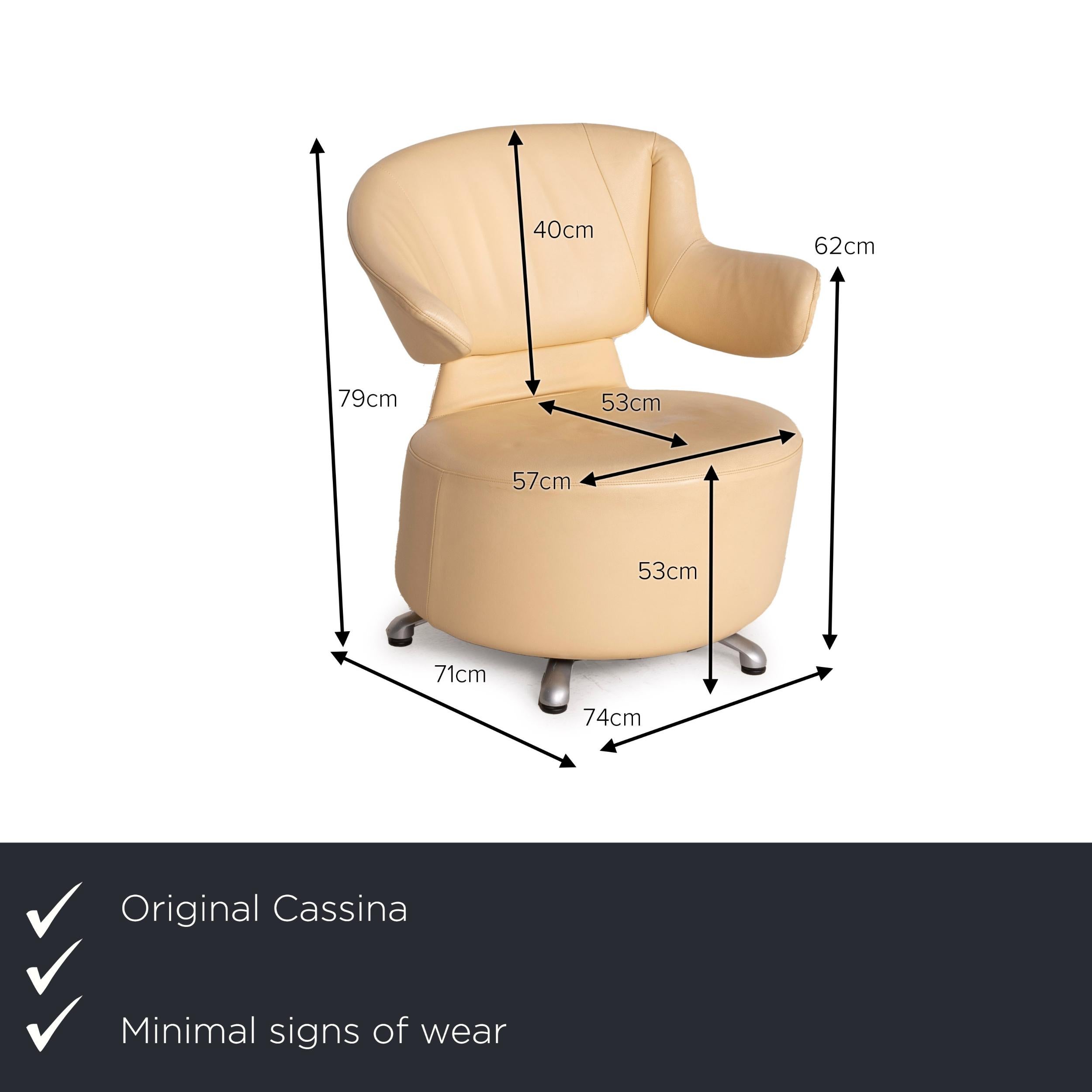 We present to you a Cassina K06 Aki Biki Canta leather armchair beige.
 

 Product measurements in centimeters:
 

Depth: 71
Width: 74
Height: 79
Seat height: 53
Rest height: 62
Seat depth: 53
Seat width: 57
Back height: 40.
 