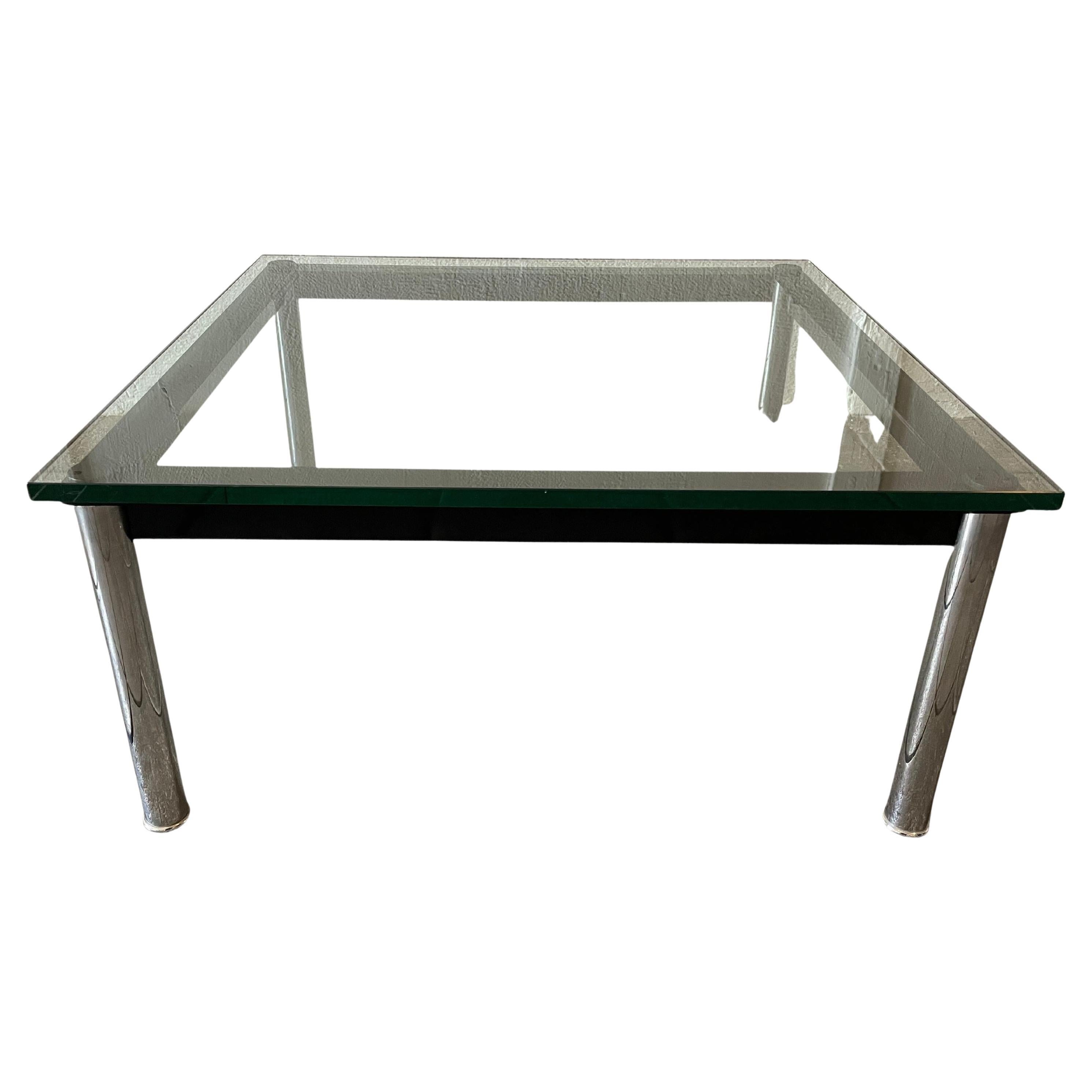 Cassina LC 10 Tavolino basso in vetro e metallo quadrato Le Corbusier