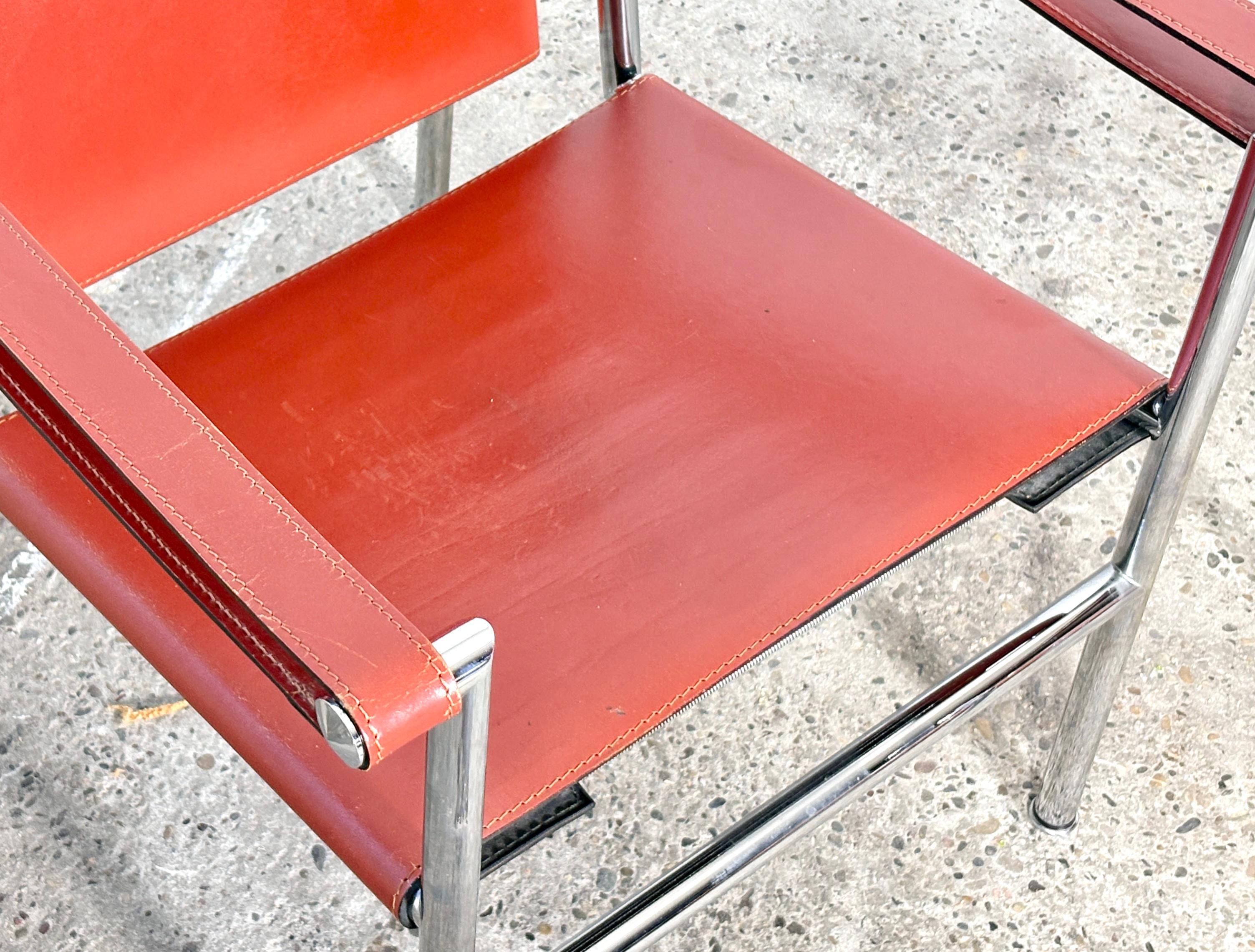 Cassina LC1 Fauteuil á dossier basculant designed by Le Corbusier 4