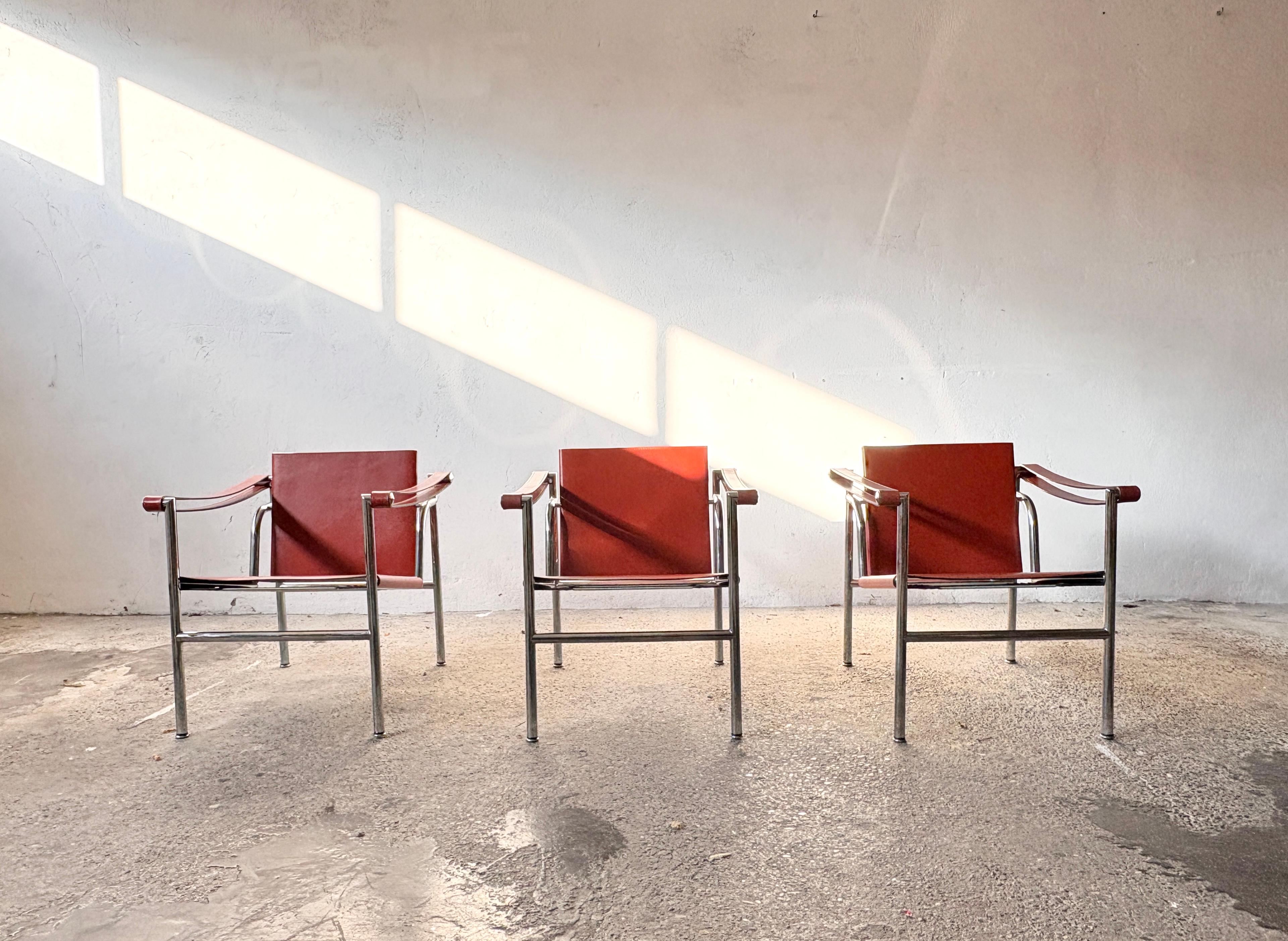 One (of three) Fauteuil á dossier basculant or mostly named LC1 lounge chair

PRICE PER CHAIR, ONLY ONE CHAIR LEFT


Late 1990ies edition in beautiful red-brown leather and chromed steel frame, manufactured by Cassina, Italy.

Originally designed in