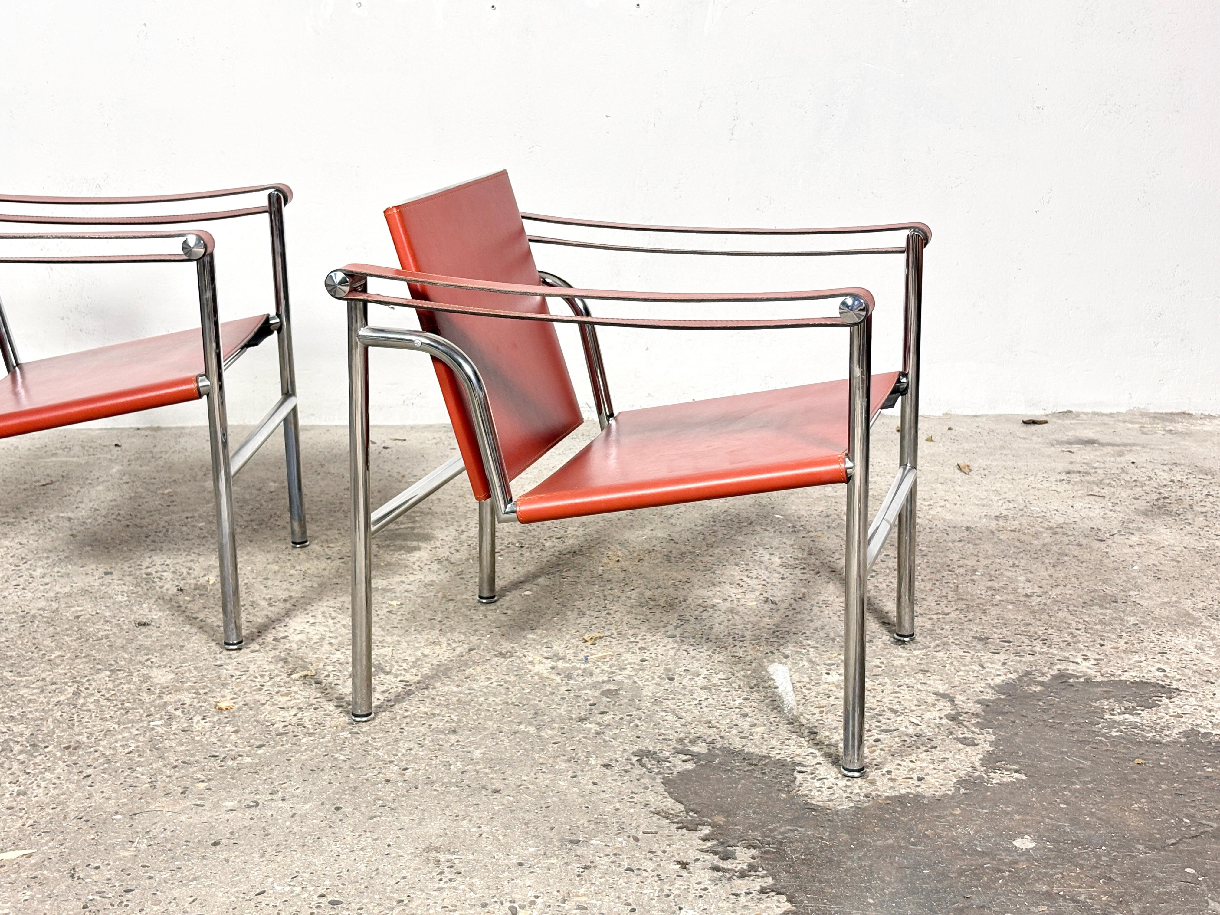 Italian Cassina LC1 Fauteuil á dossier basculant designed by Le Corbusier