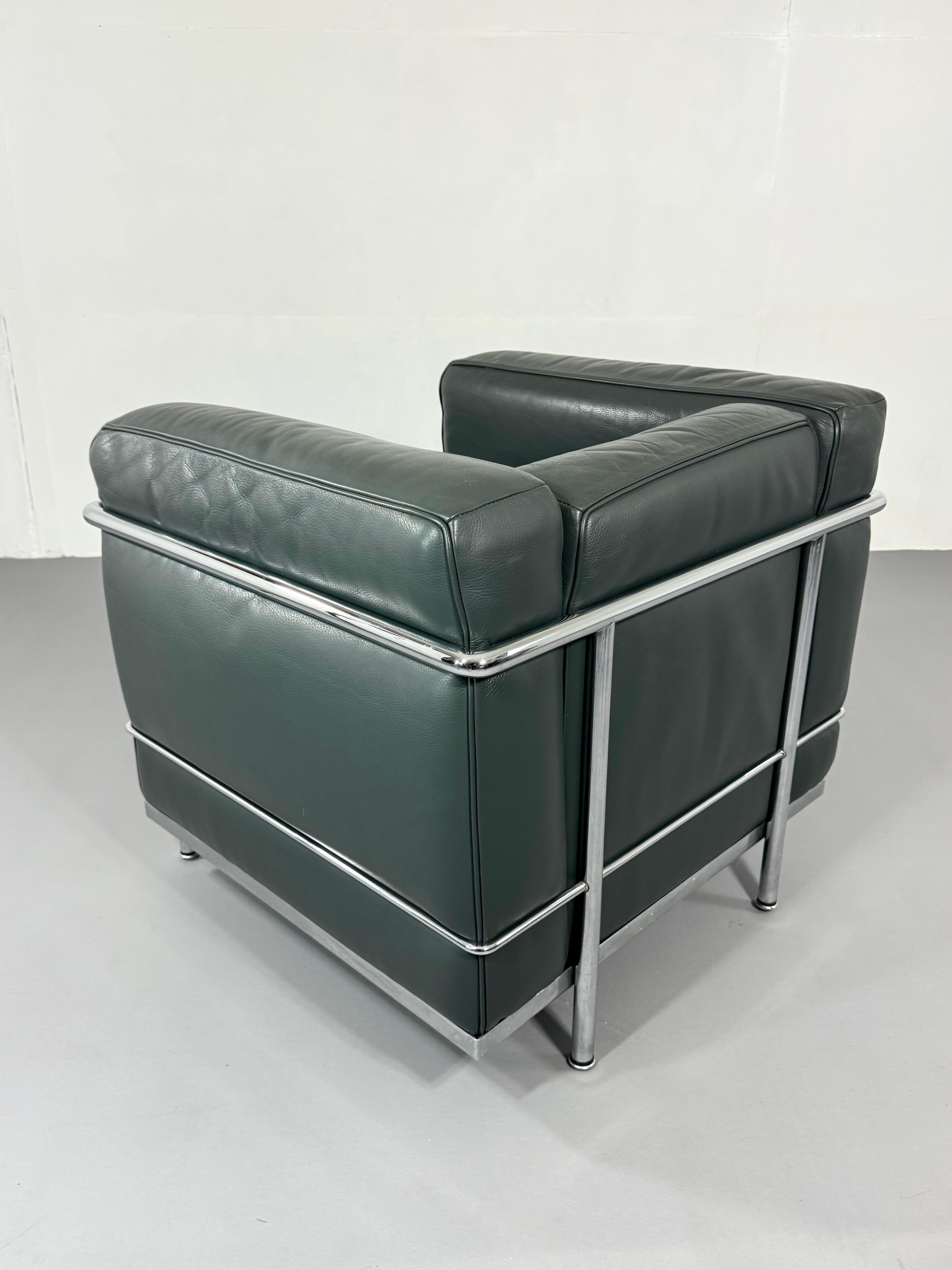 Cassina LC2 leather Armchair Le Corbusier for Cassina, Signed For Sale 4